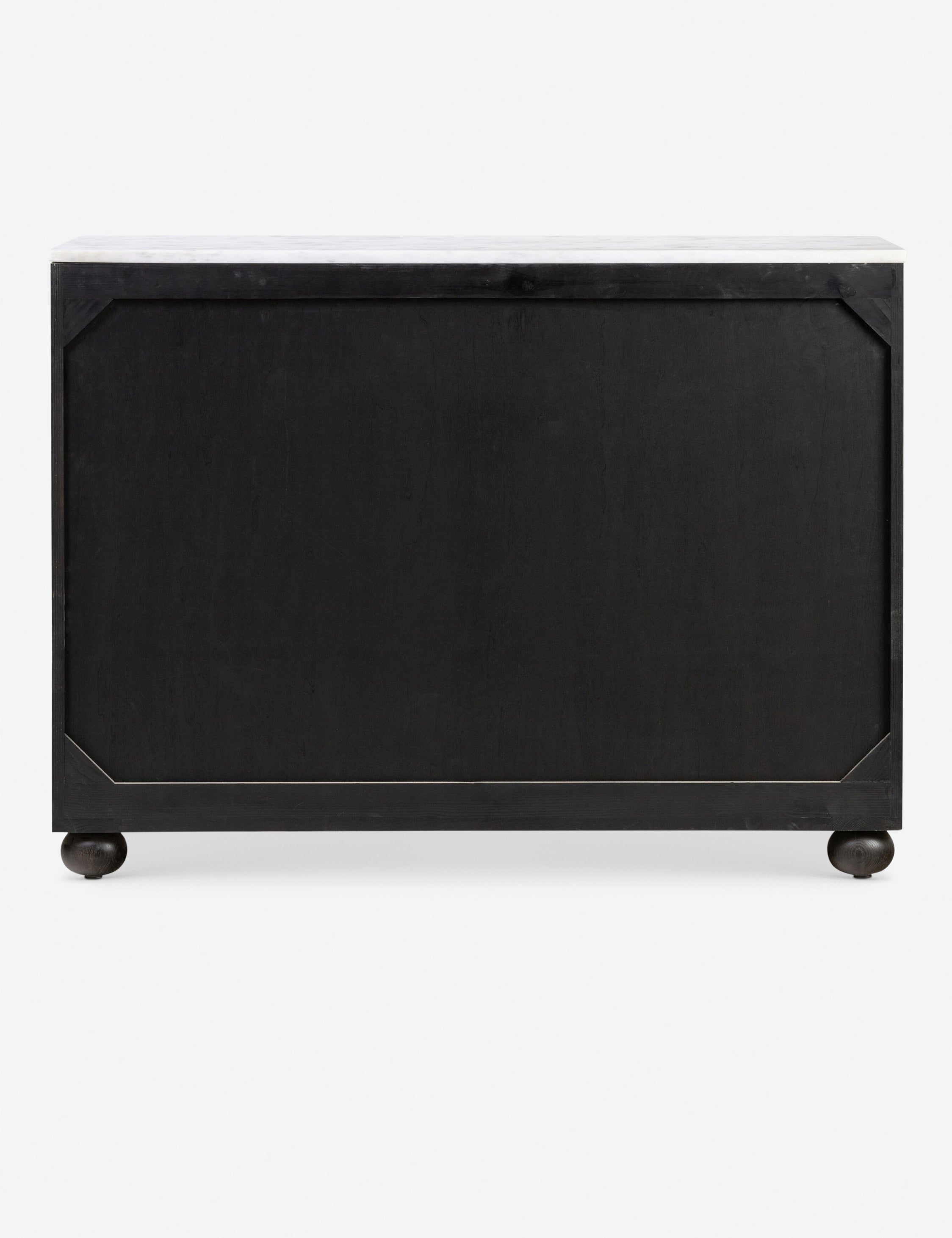 Commode - La commode Amherst s'inspire des styles européens anciens et les insuffle dans un design luxueux aux matériaux mélangés