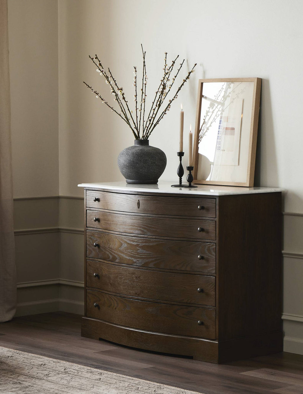 Dresser - apporte son savoir-faire exceptionnel à une collection intemporelle enracinée dans l'