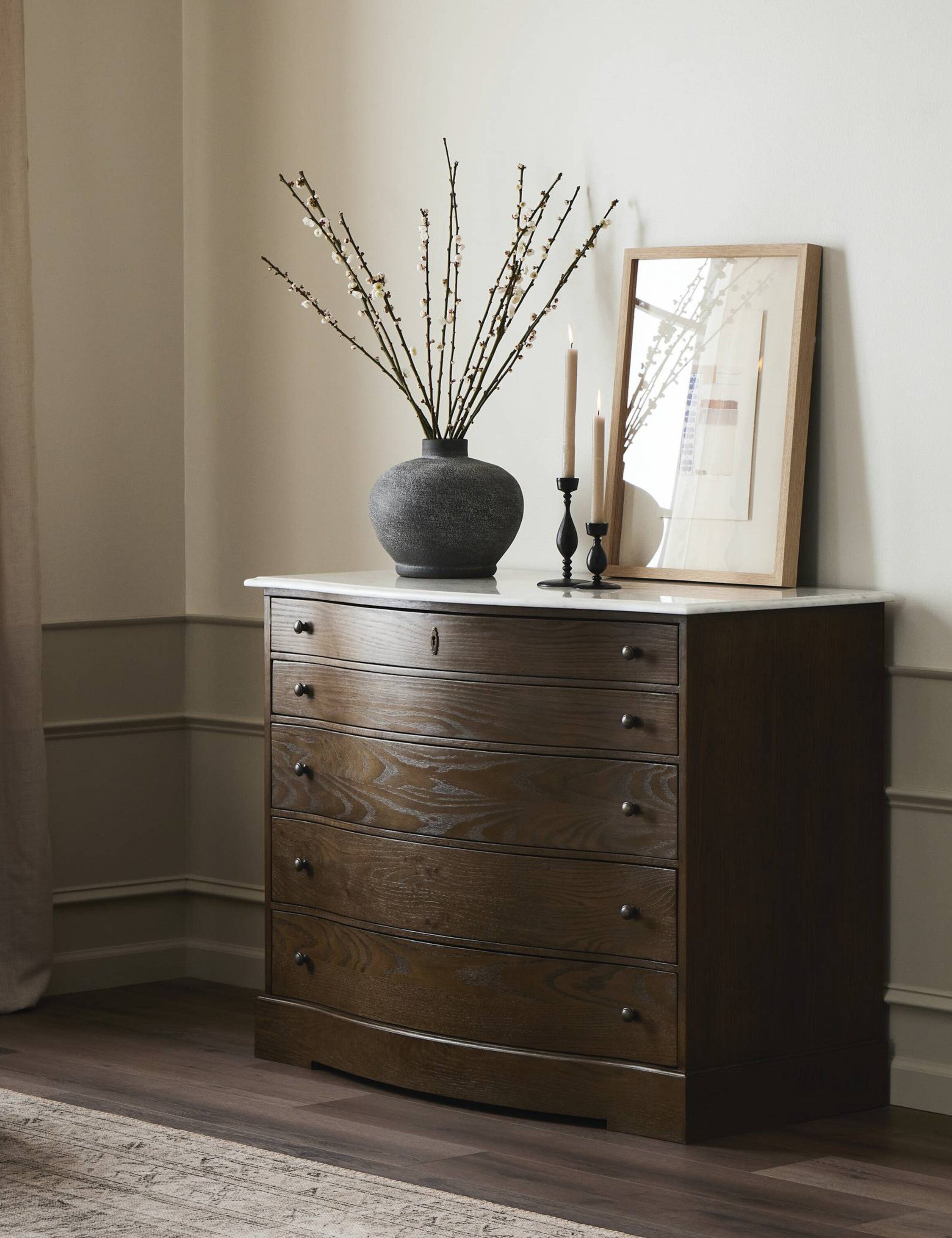 Dresser - apporte son savoir-faire exceptionnel à une collection intemporelle enracinée dans l'