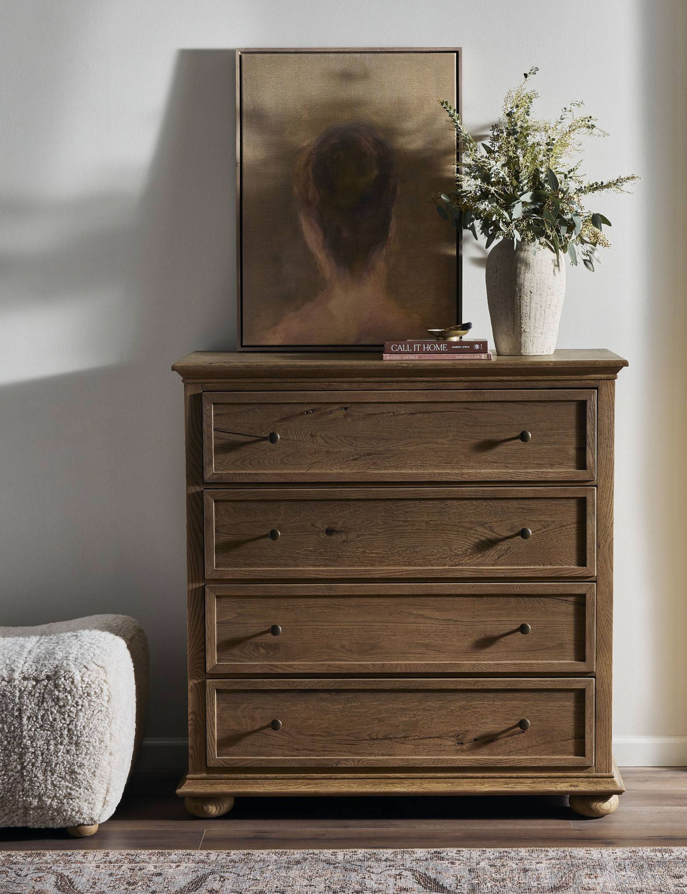 Commode haute - apporte son savoir-faire exceptionnel à une collection intemporelle ancrée dans