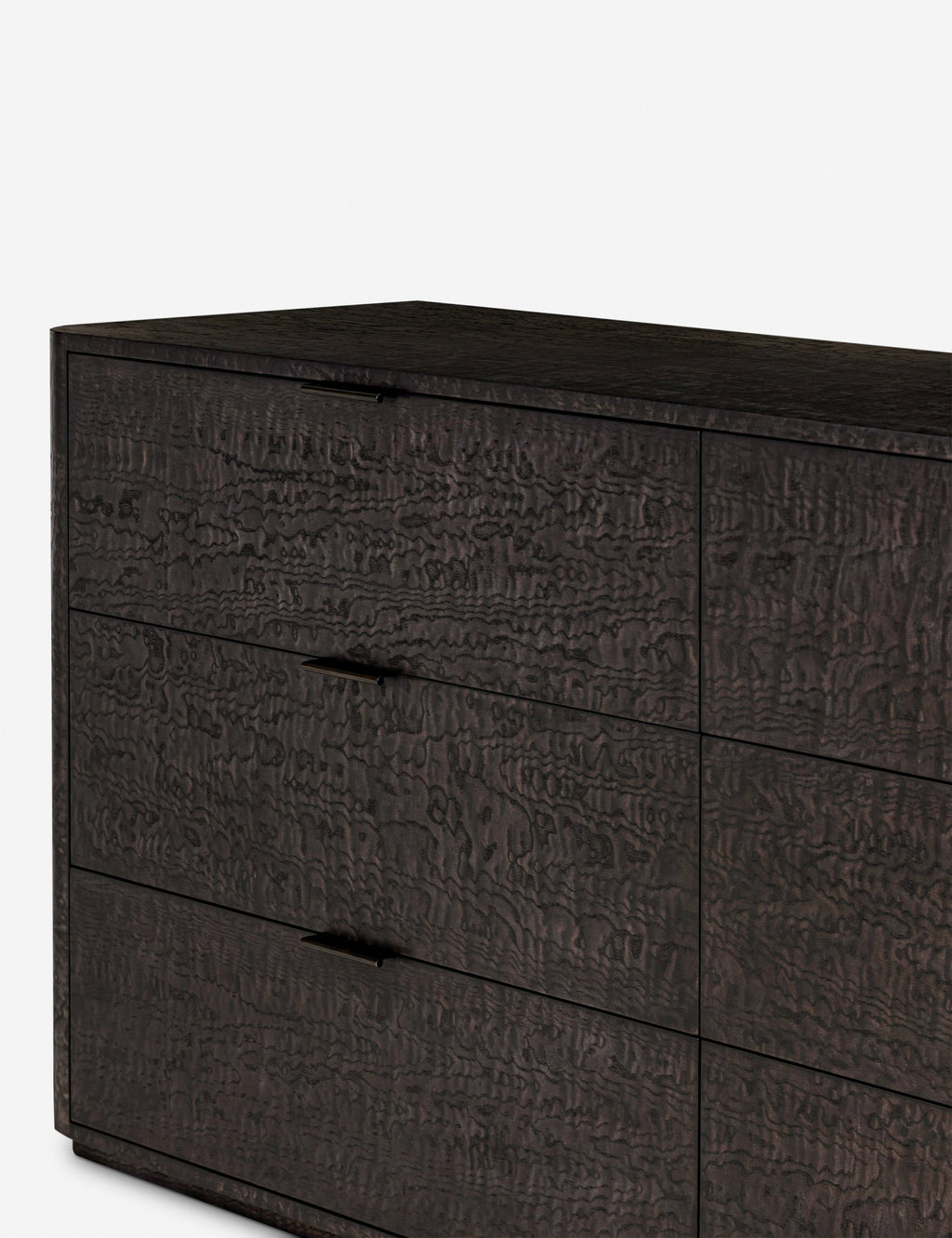 Commode - Un motif riche donne du caractère à la collection, tandis que des bords arrondis et des ferrures subtiles confèrent à l'ensemble un aspect épuré