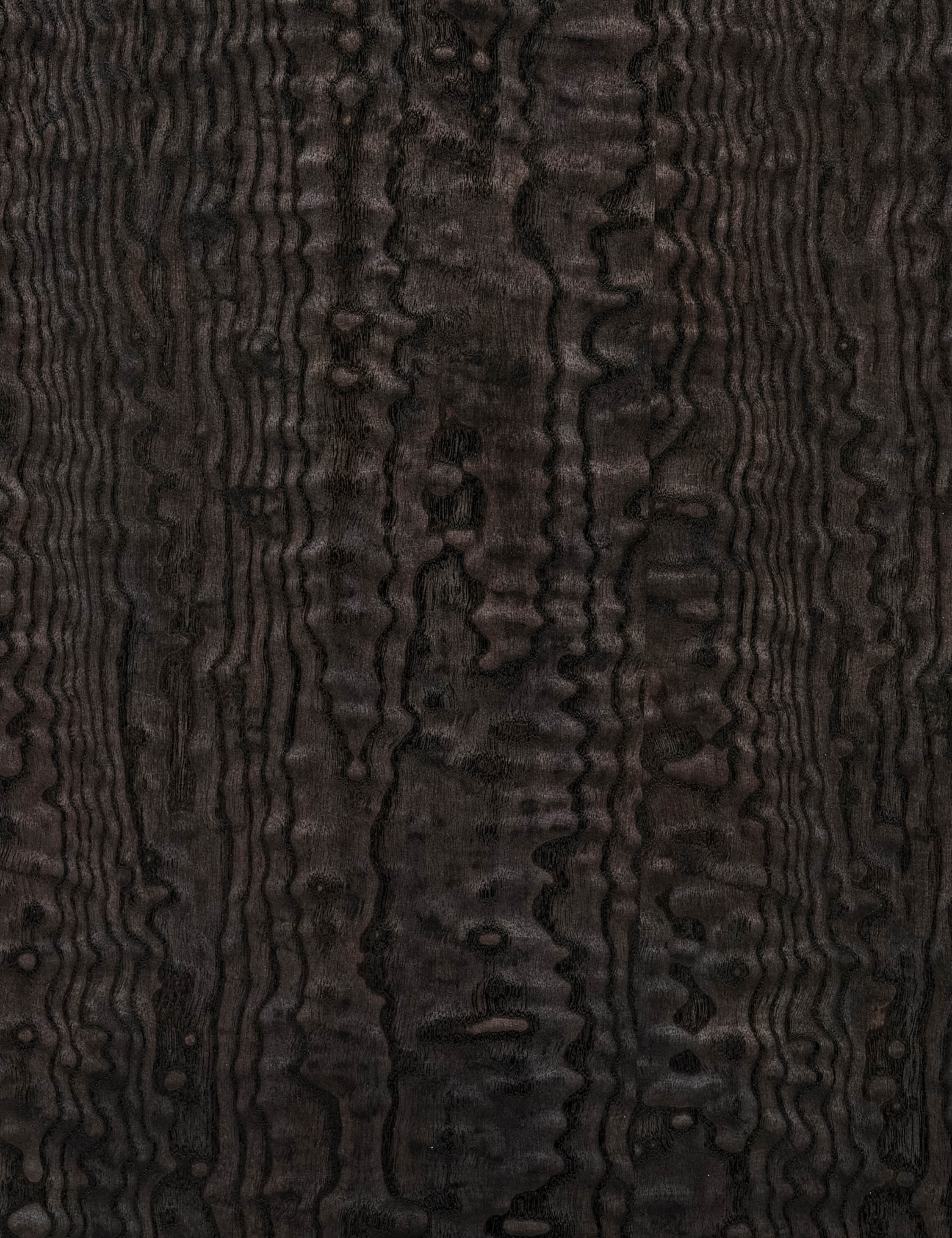Commode à 3 tiroirs - Un motif riche donne du caractère à cette collection, ses bords arrondis et sa quincaillerie discrète lui conférant une allure épurée