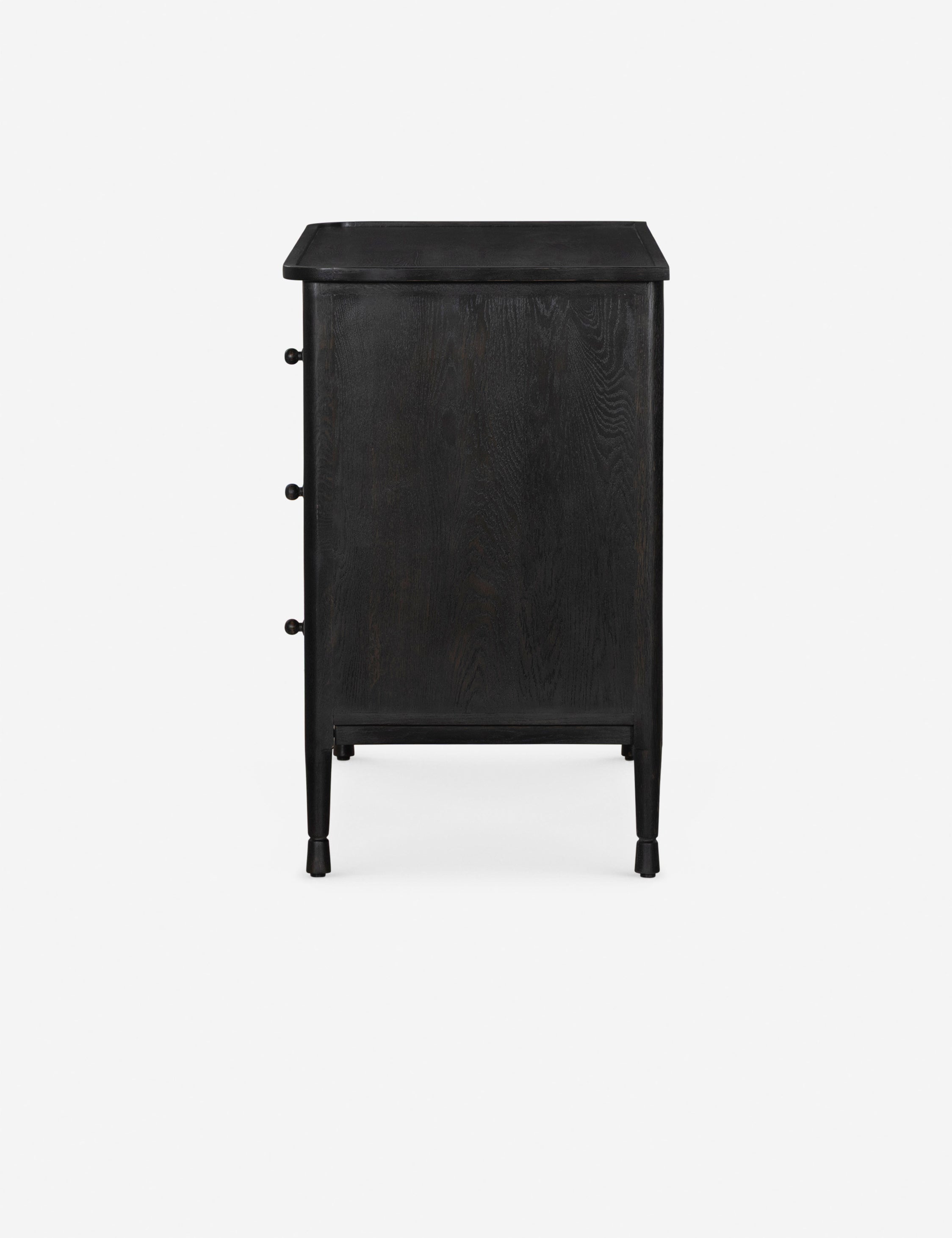 Dresser - apporte son savoir-faire exceptionnel à une collection intemporelle ancrée dans