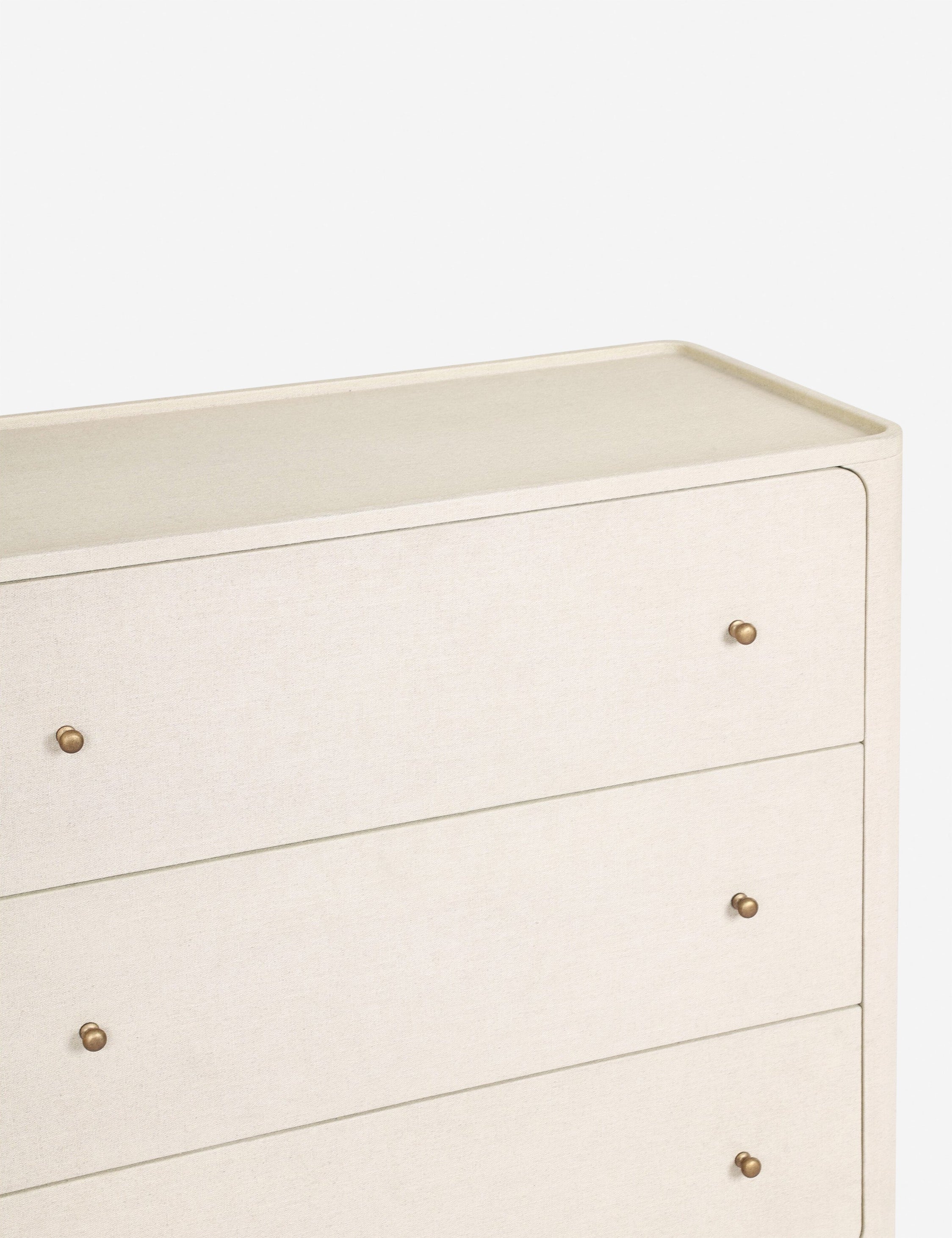 Dresser - apporte son savoir-faire exceptionnel à une collection intemporelle ancrée dans