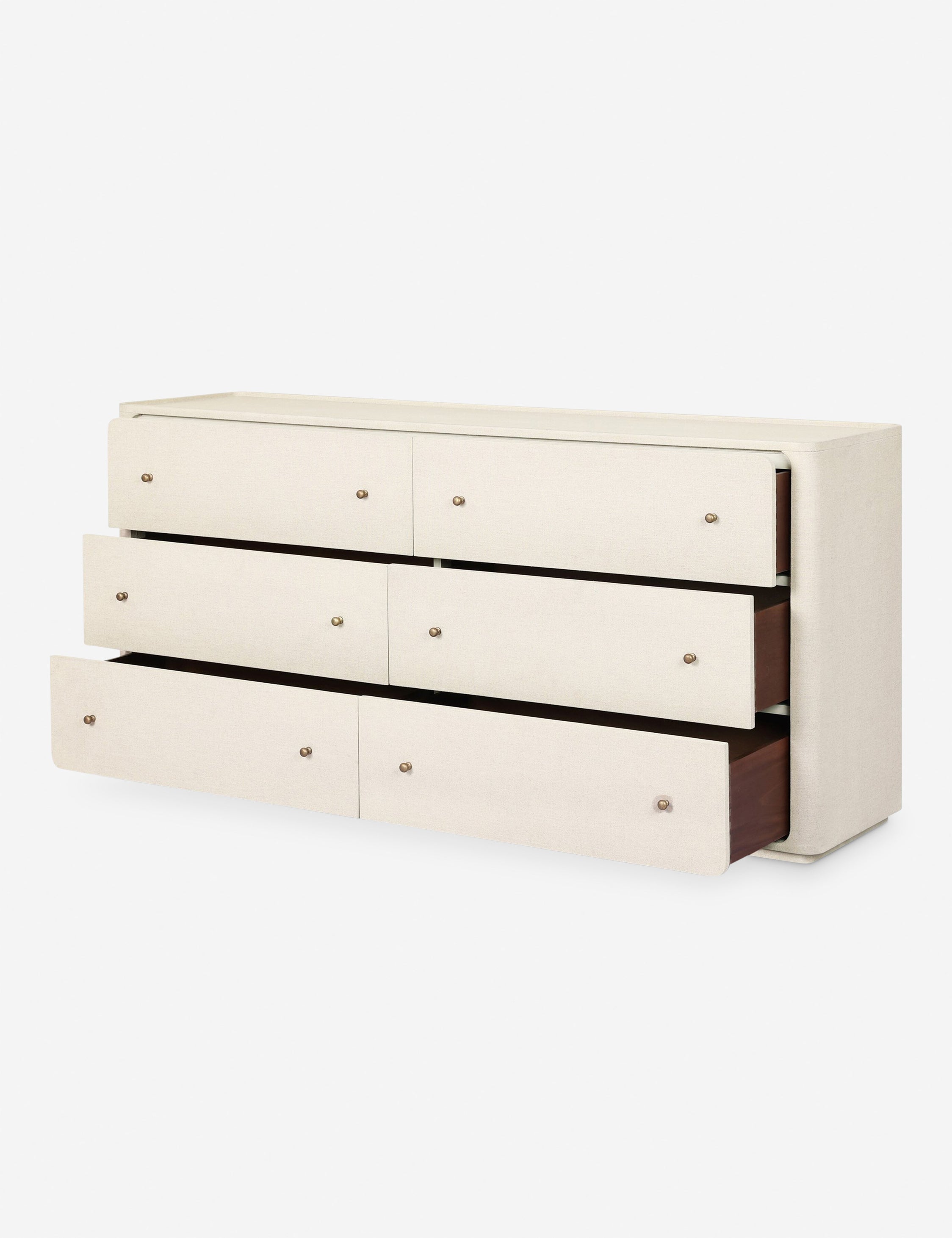 Dresser - apporte son savoir-faire exceptionnel à une collection intemporelle ancrée dans