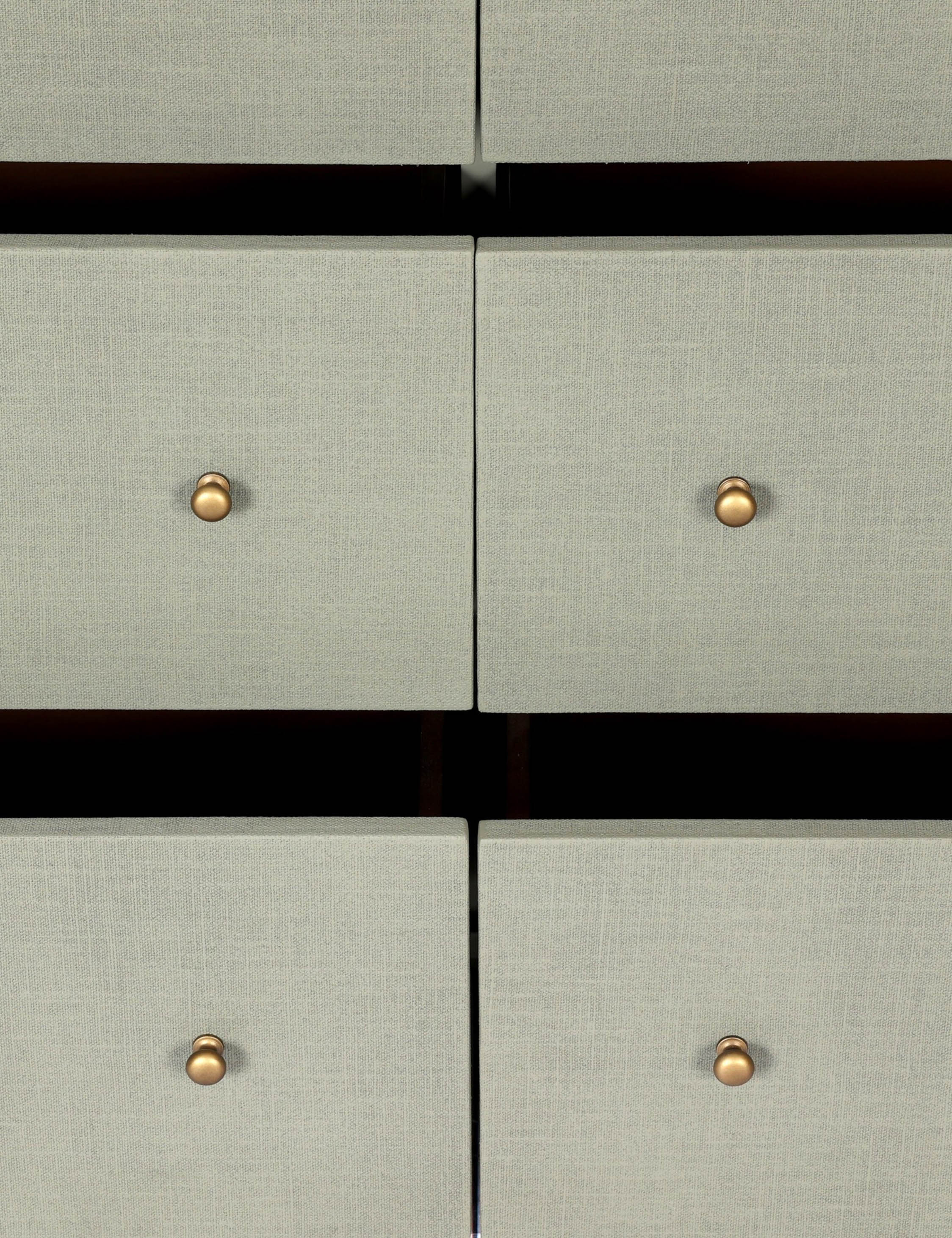 Dresser - apporte son savoir-faire exceptionnel à une collection intemporelle ancrée dans