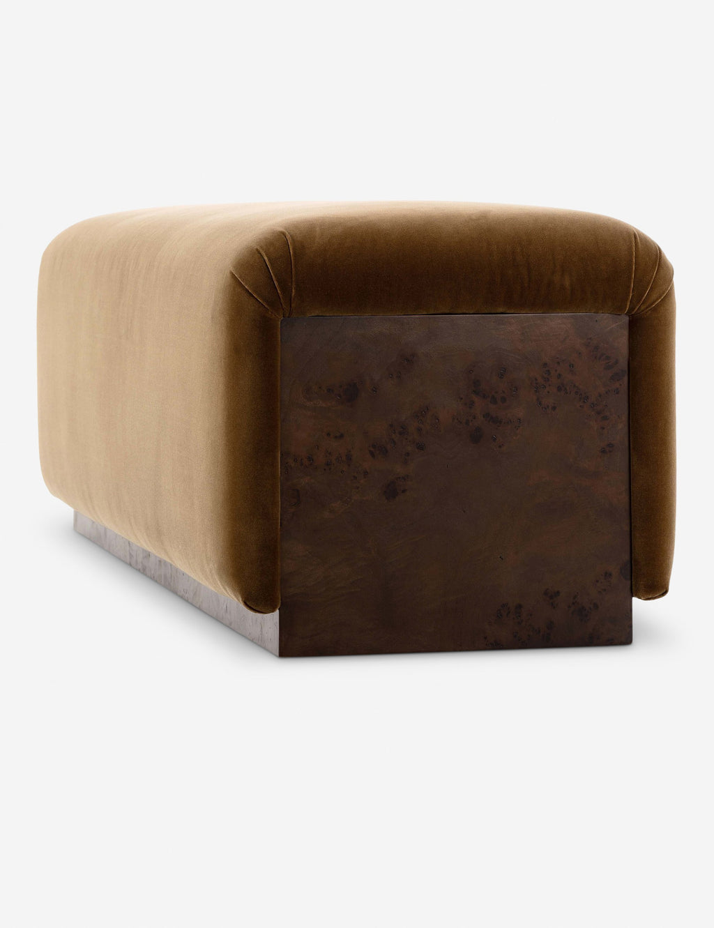 Banc - Un velours couleur moutarde profonde et du bois de loupe teinté foncé confèrent au banc d'appoint son aspect riche et luxueux.
