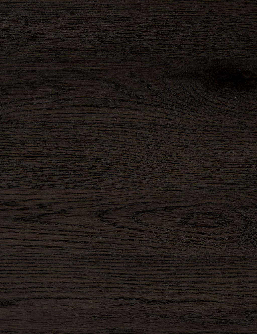 Commode haute - Le chêne massif et les lignes épurées et structurées confèrent une sophistication discrète à cette commode