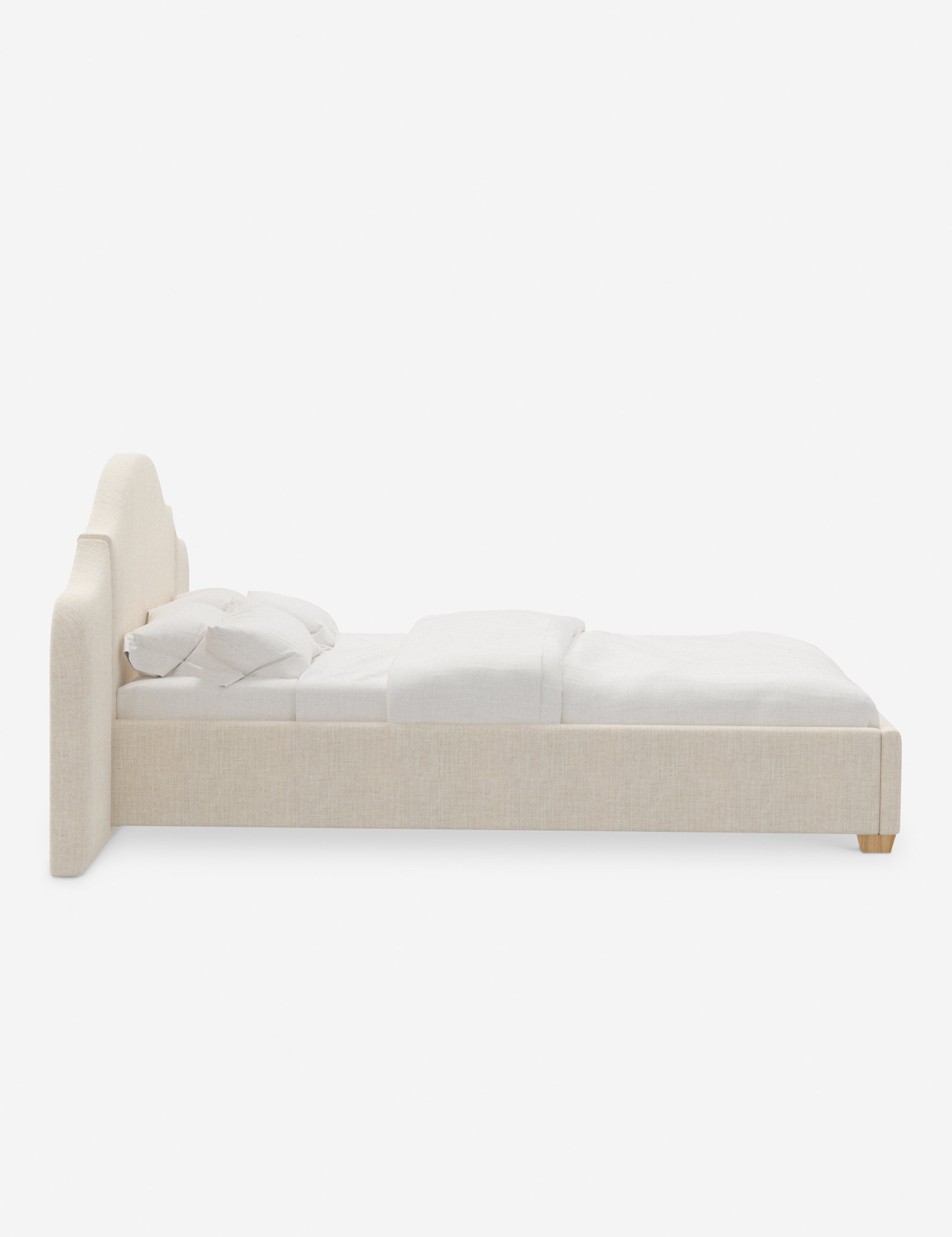 Lit plateforme avec tête de lit prolongée - Notre lit crée un espace parfait pour le repos et la tranquillité