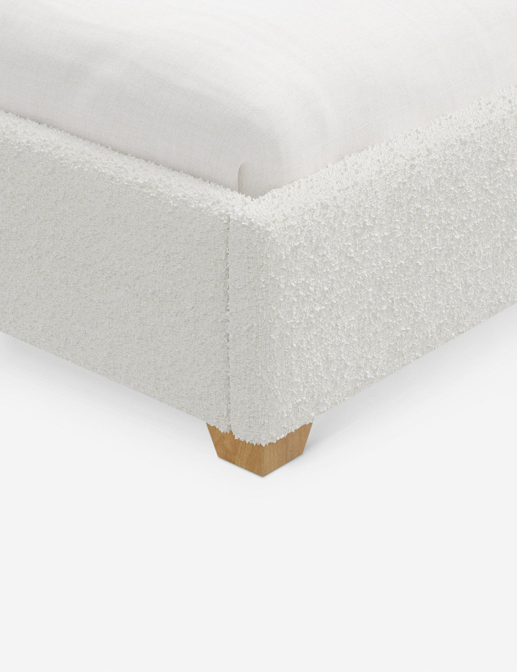 Lit plateforme avec tête de lit prolongée - Notre lit crée un espace parfait pour le repos et la tranquillité