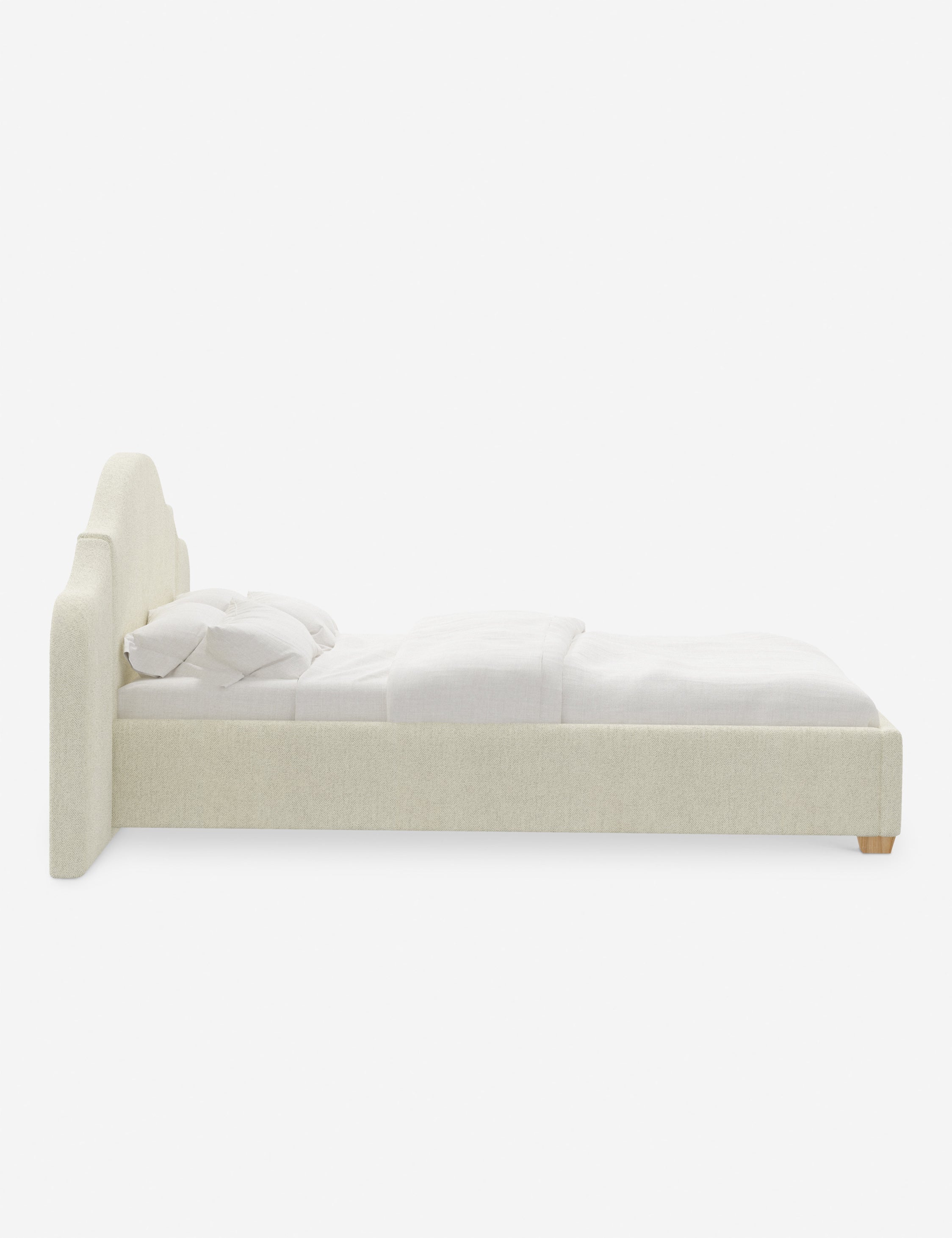 Lit plateforme avec tête de lit prolongée - Notre lit crée un espace parfait pour le repos et la tranquillité