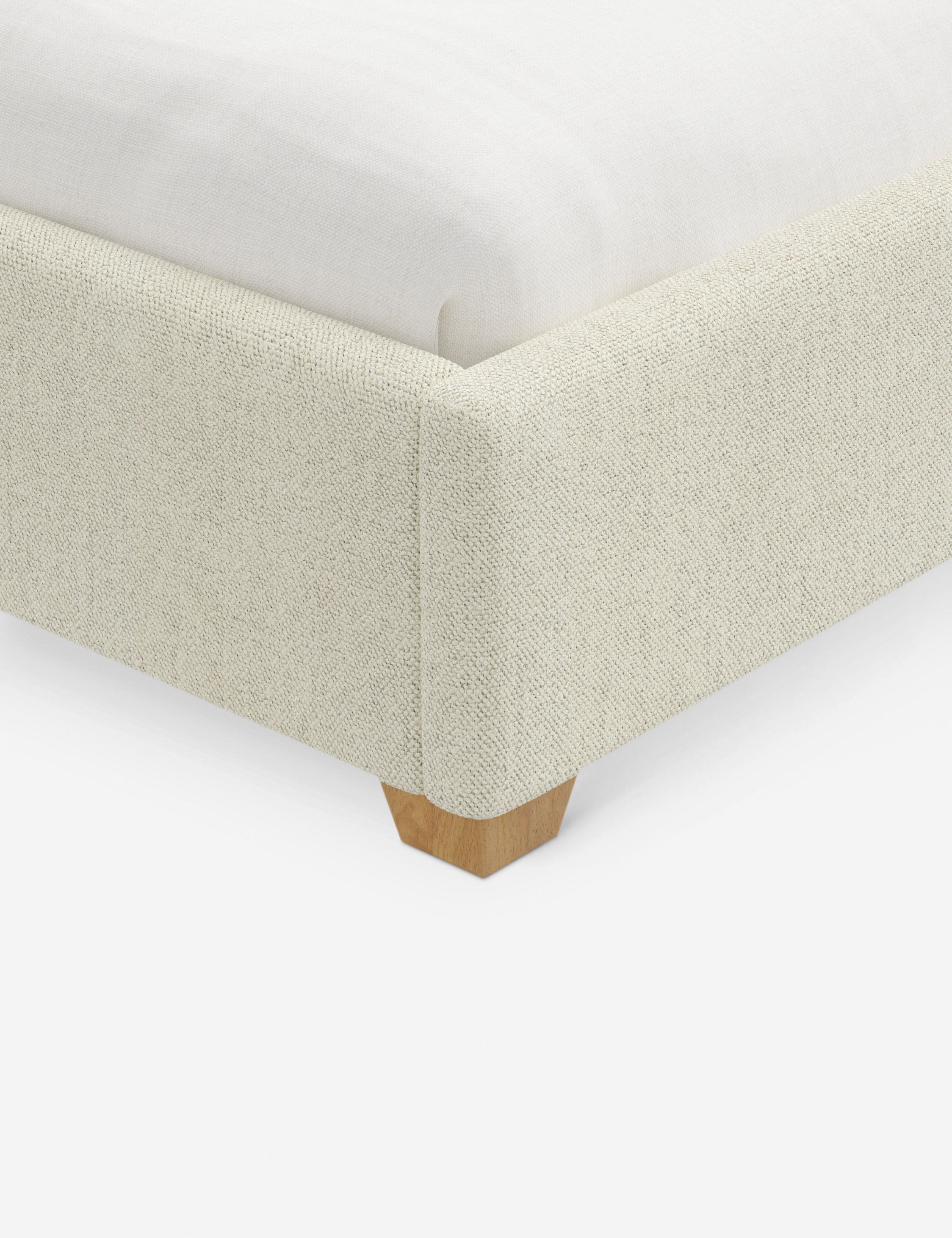 Lit plateforme avec tête de lit prolongée - Notre lit crée un espace parfait pour le repos et la tranquillité