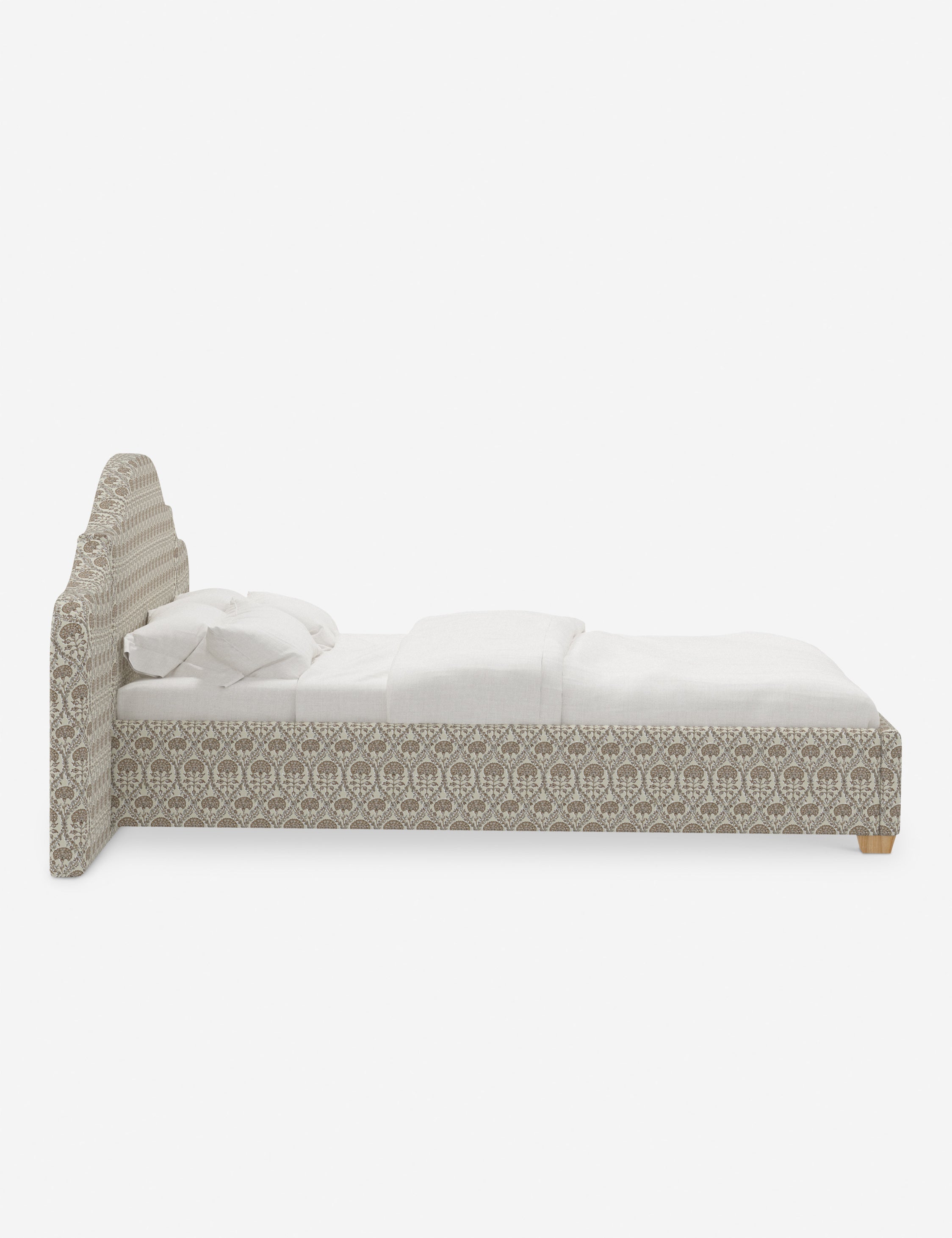 Lit plateforme avec tête de lit prolongée - Notre lit crée un espace parfait pour le repos et la tranquillité