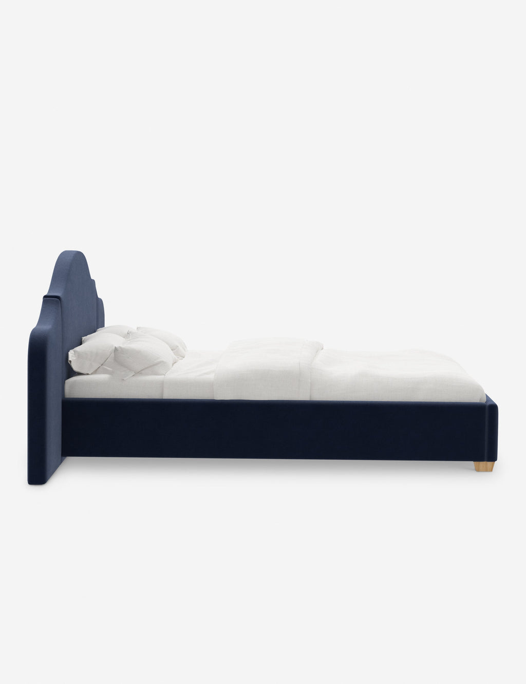 Lit plateforme avec tête de lit prolongée - Notre lit crée un espace parfait pour le repos et la tranquillité