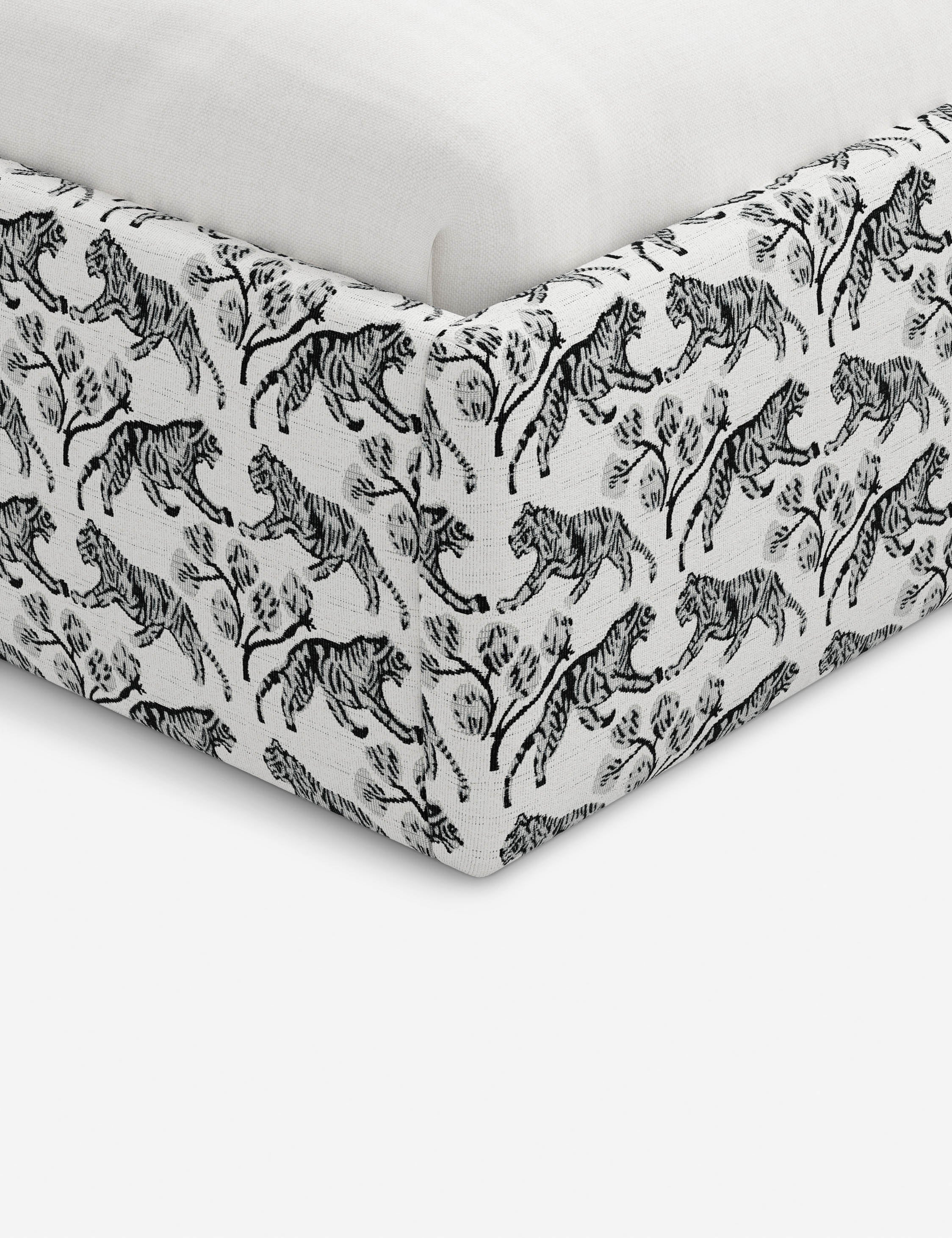 Lit Plateforme - Affirmez votre style dans votre chambre avec ce lit plateforme unique