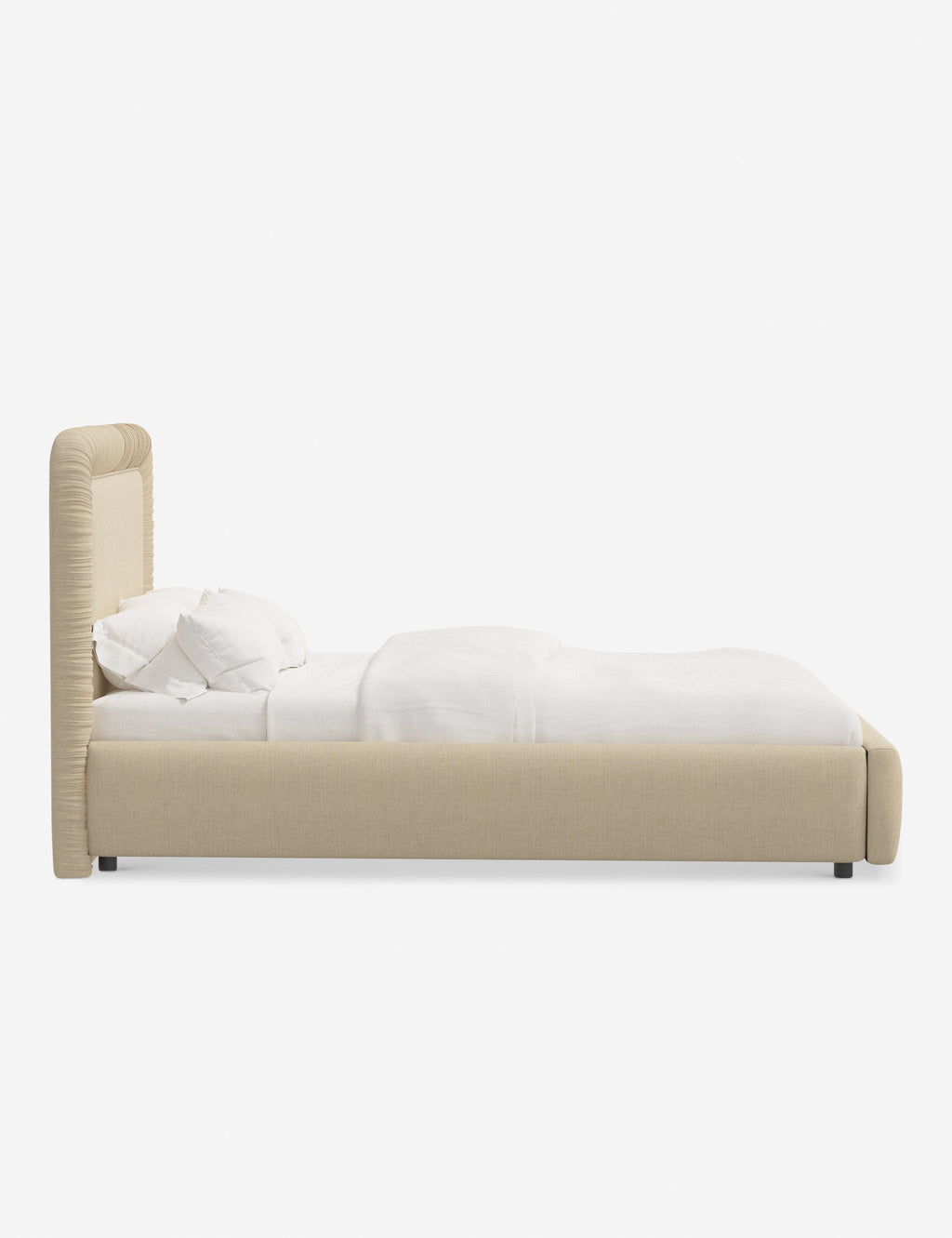 Lit plateforme – Des touches classiques rencontrent des lignes modernes dans le lit