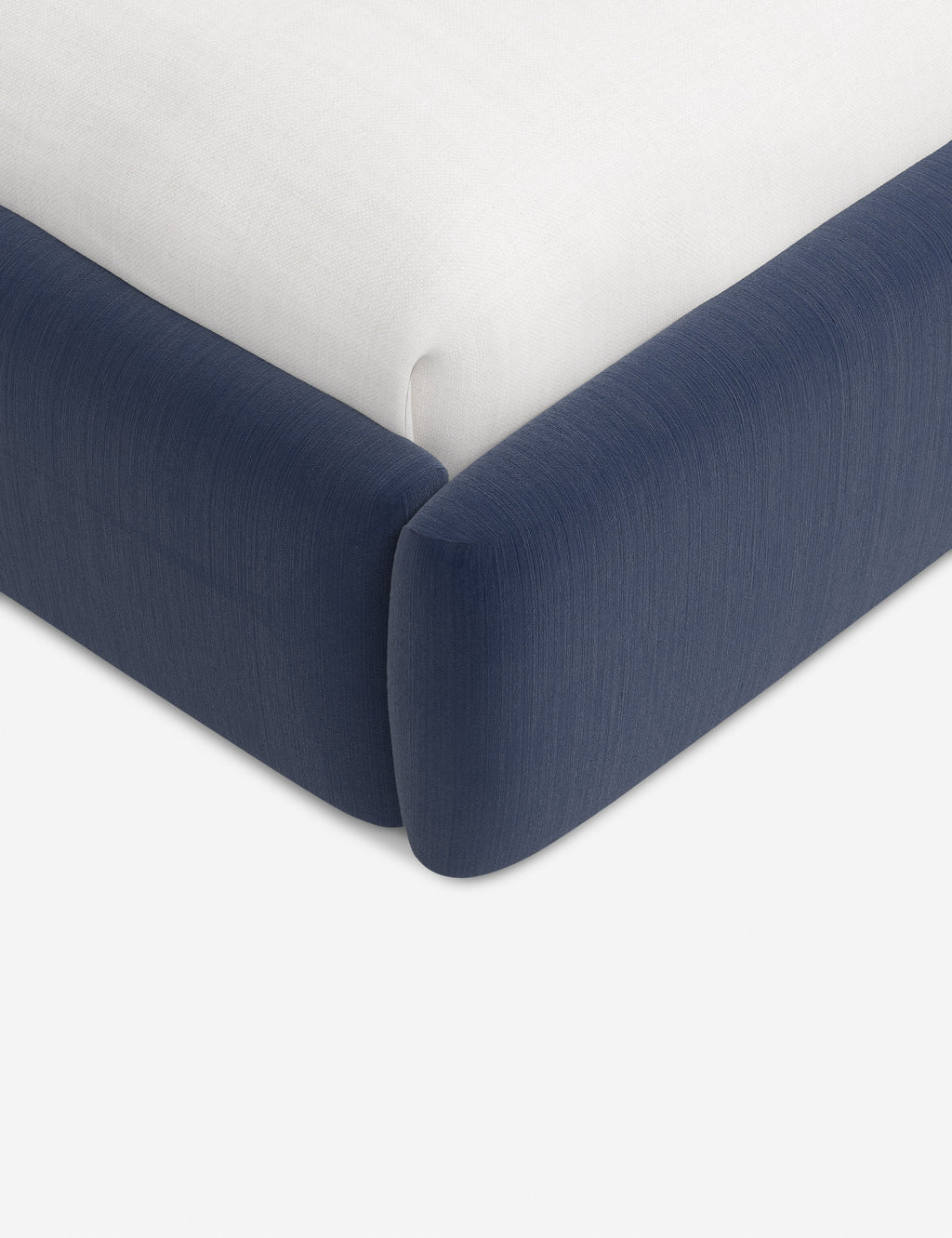 Lit plateforme – Des touches classiques rencontrent des lignes modernes dans le lit