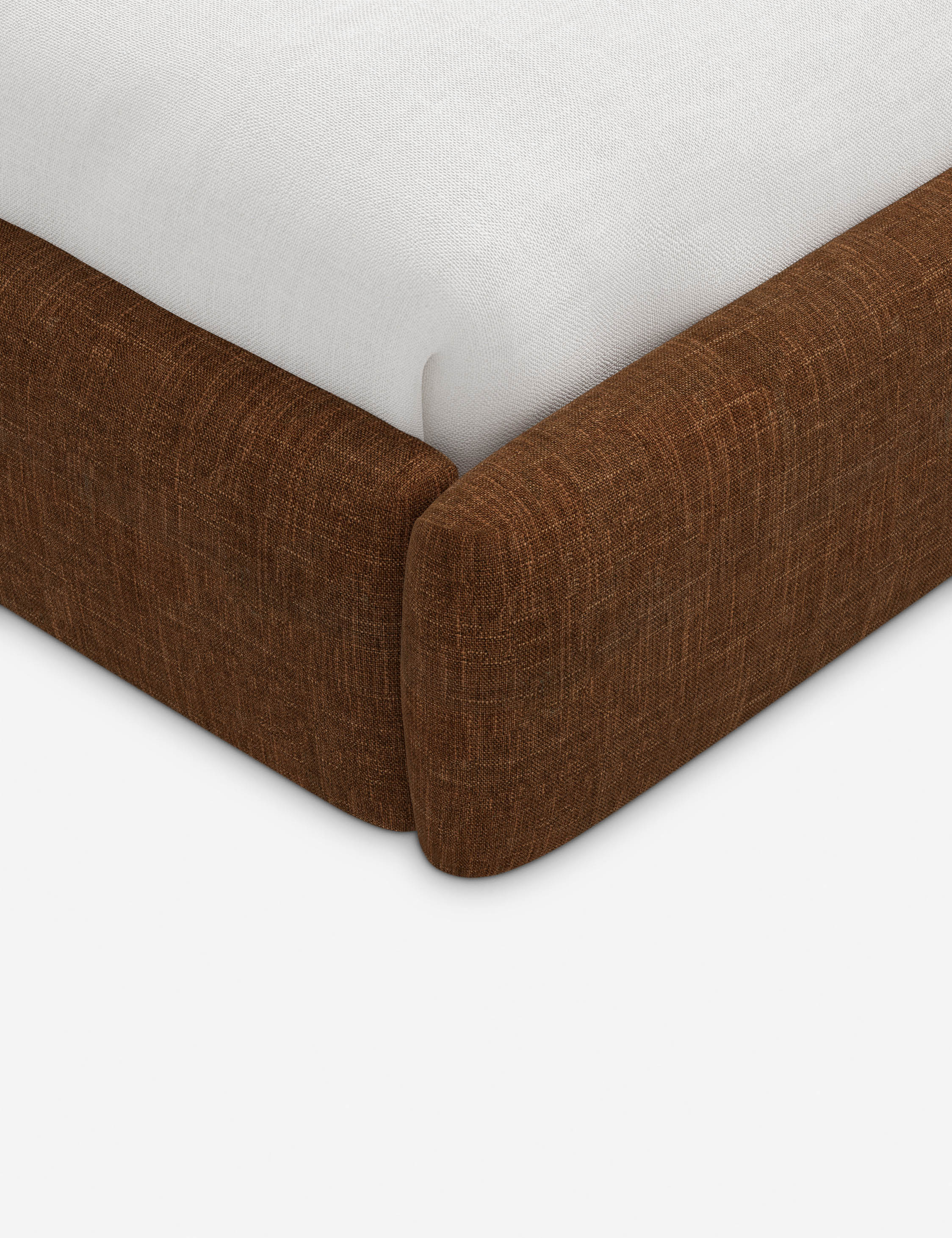 Lit plateforme haut - Un design épuré et une tête de lit arrondie confèrent une touche de douceur à ce cadre de lit tapissé