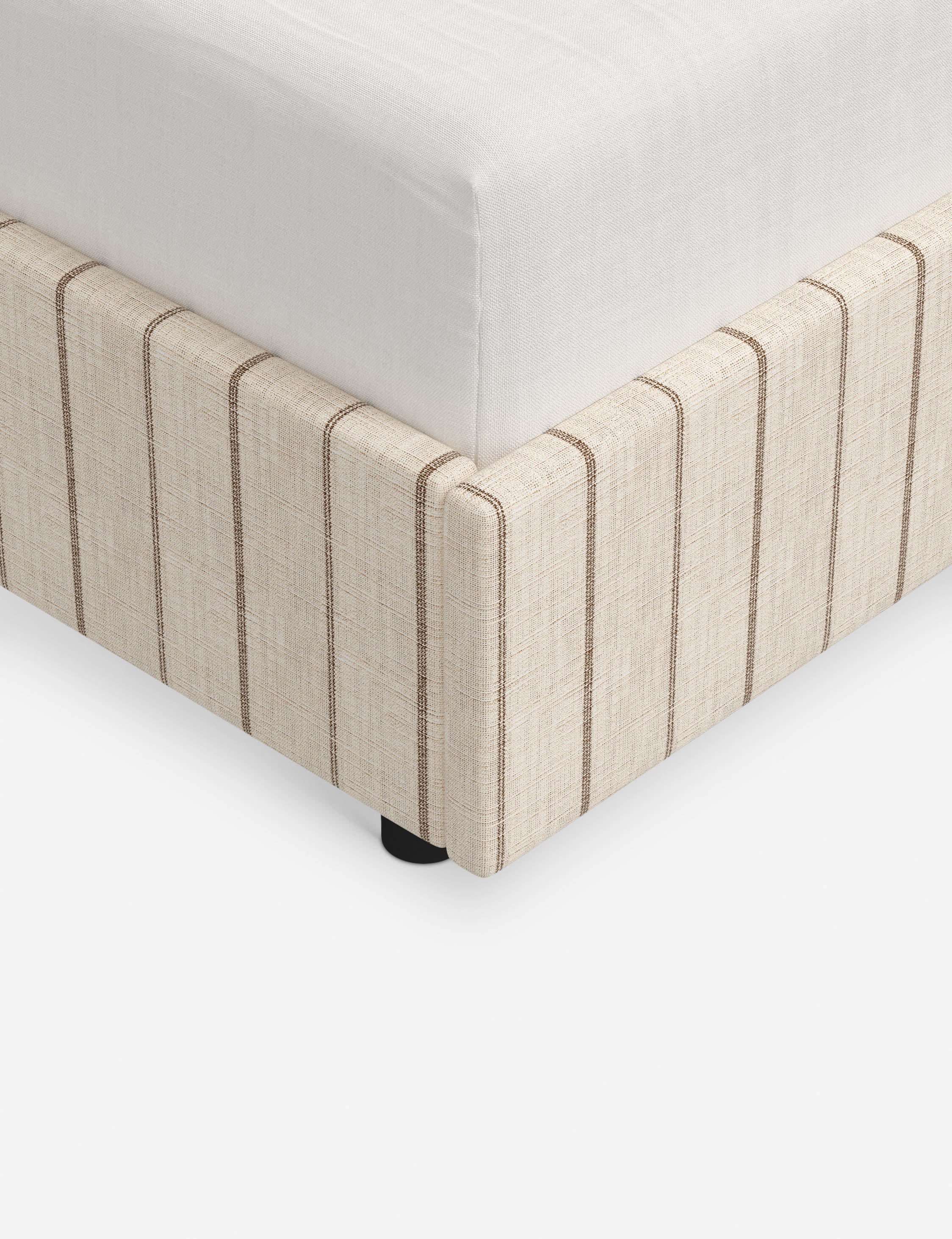 Lit - Apportez une touche à votre chambre à coucher avec ce lit rembourré