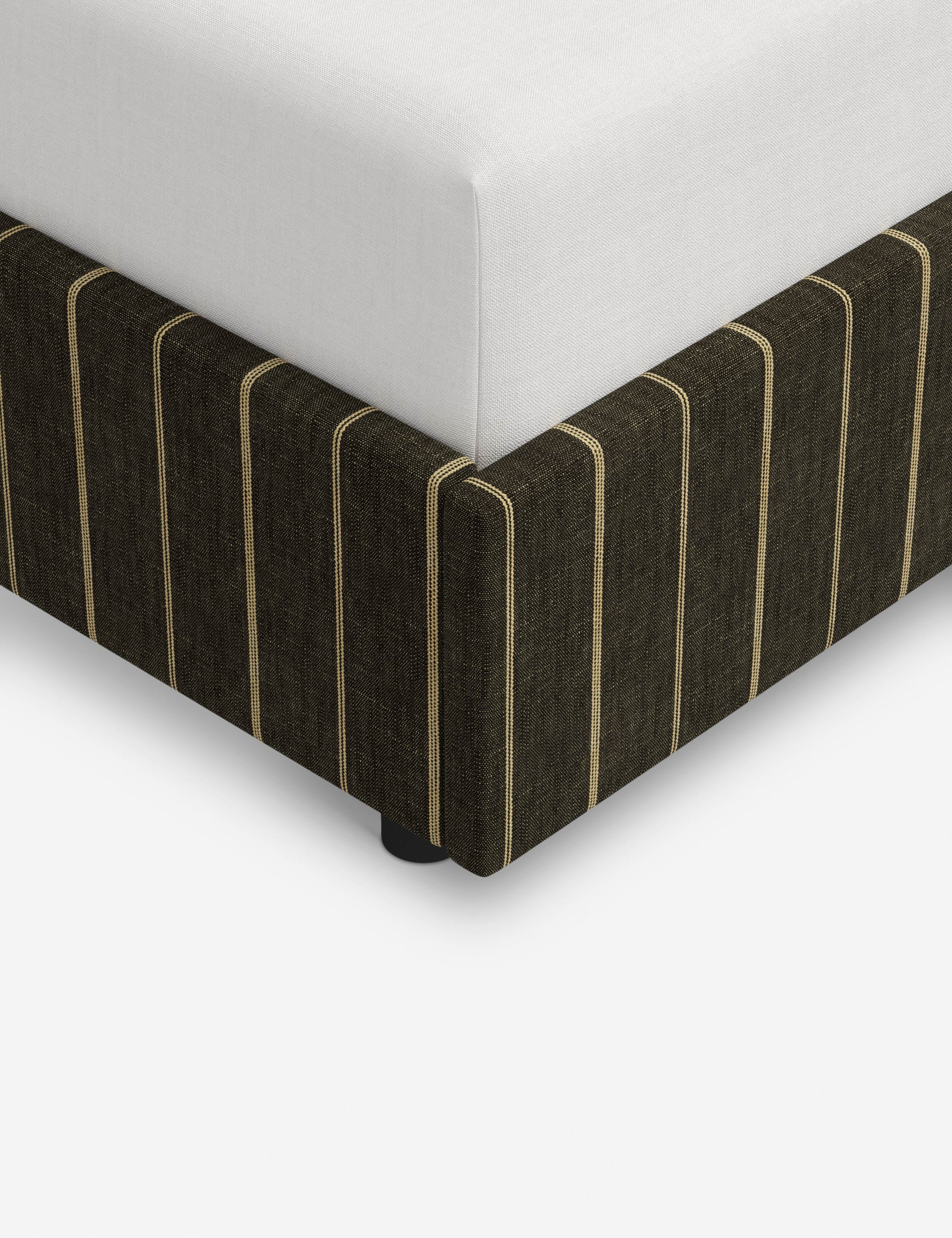 Lit - Apportez une touche à votre chambre à coucher avec ce lit rembourré