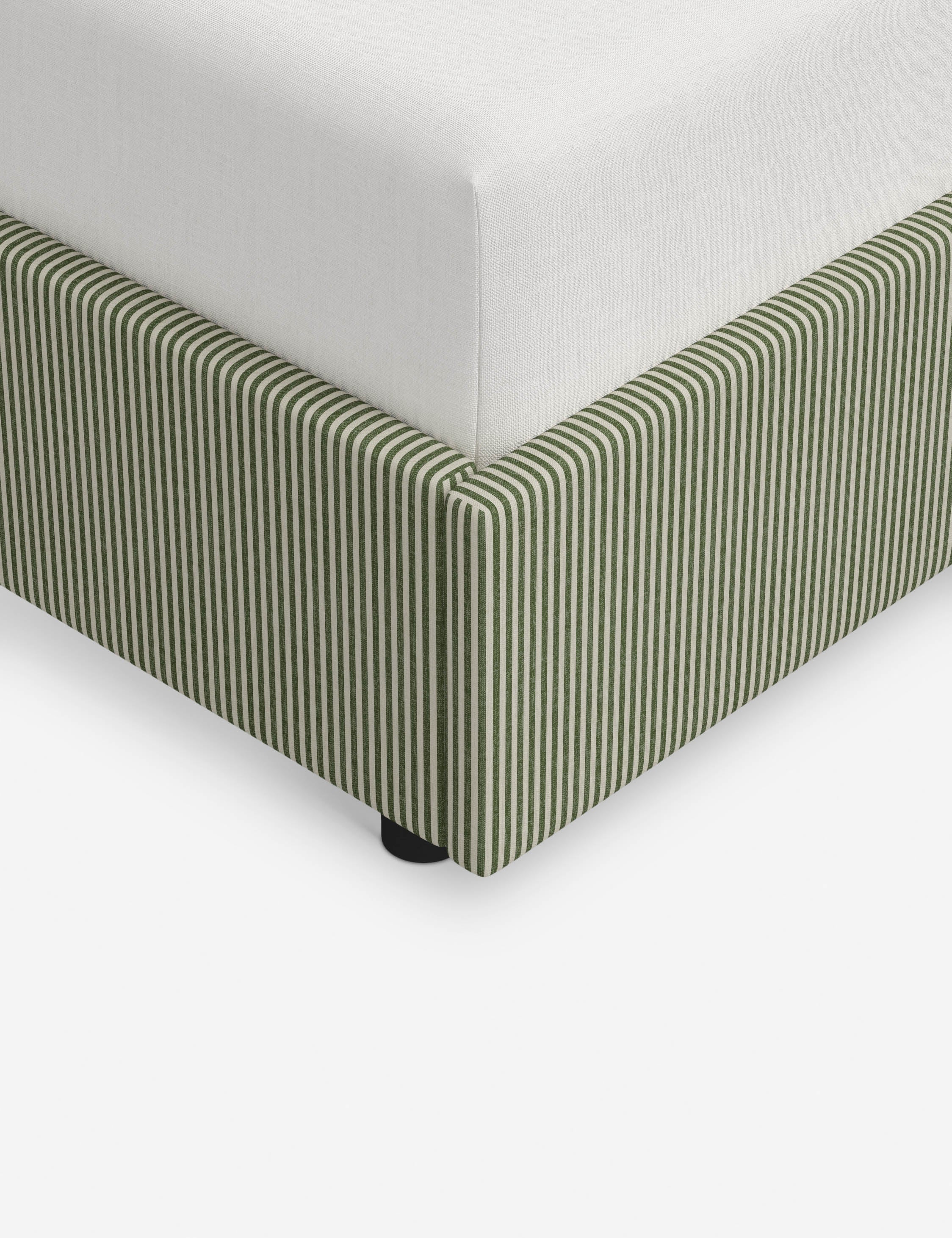 Lit - Apportez une touche à votre chambre à coucher avec ce lit rembourré