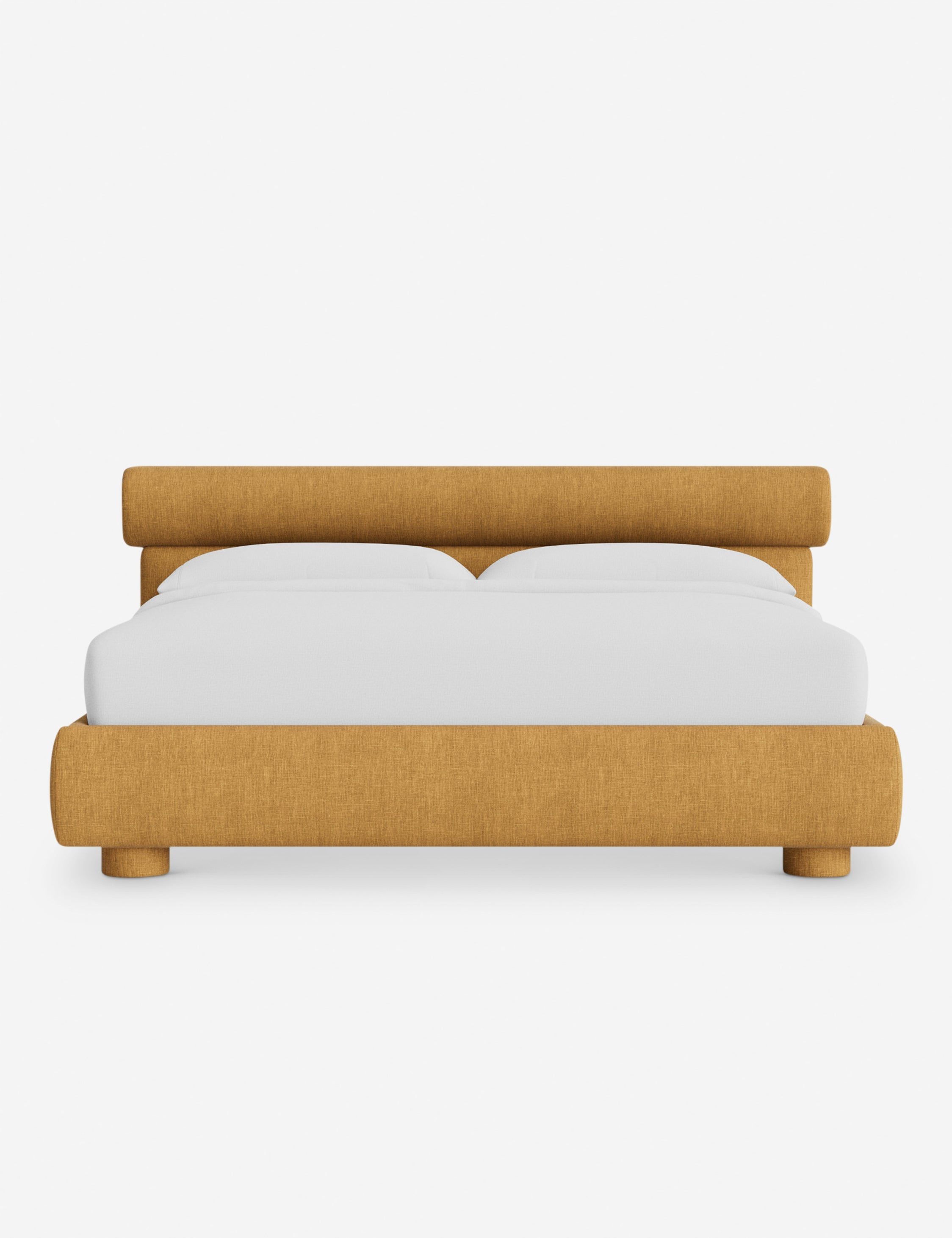 Lit – Le Bowery apporte une douceur raffinée à la chambre avec sa tête de lit légèrement arrondie et ses proportions élégantes.