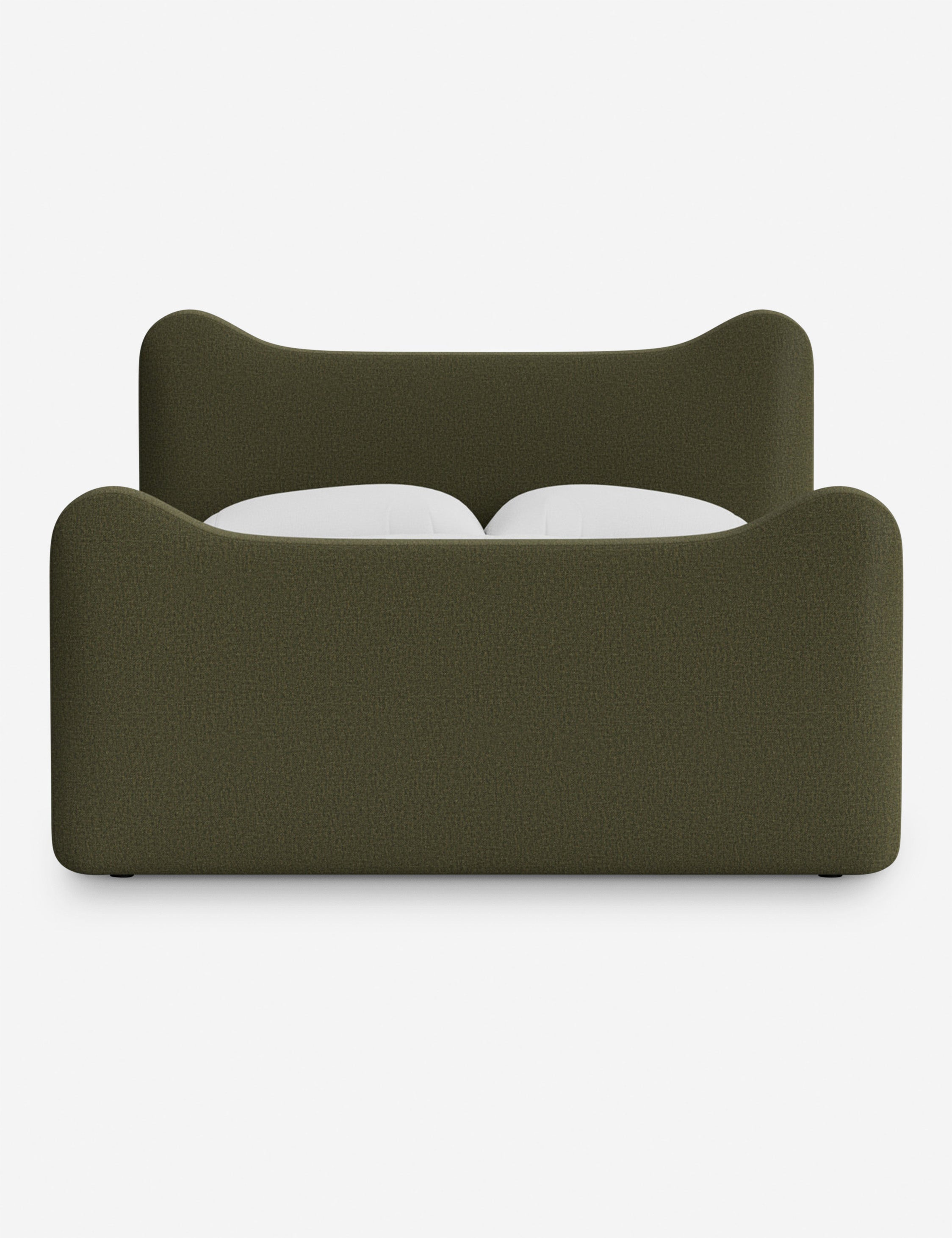 Lit plateforme - Dans le lit Briar, des lignes douces forment une silhouette raffinée à double couronne pour créer une profondeur sculpturale avec une touche de fantaisie