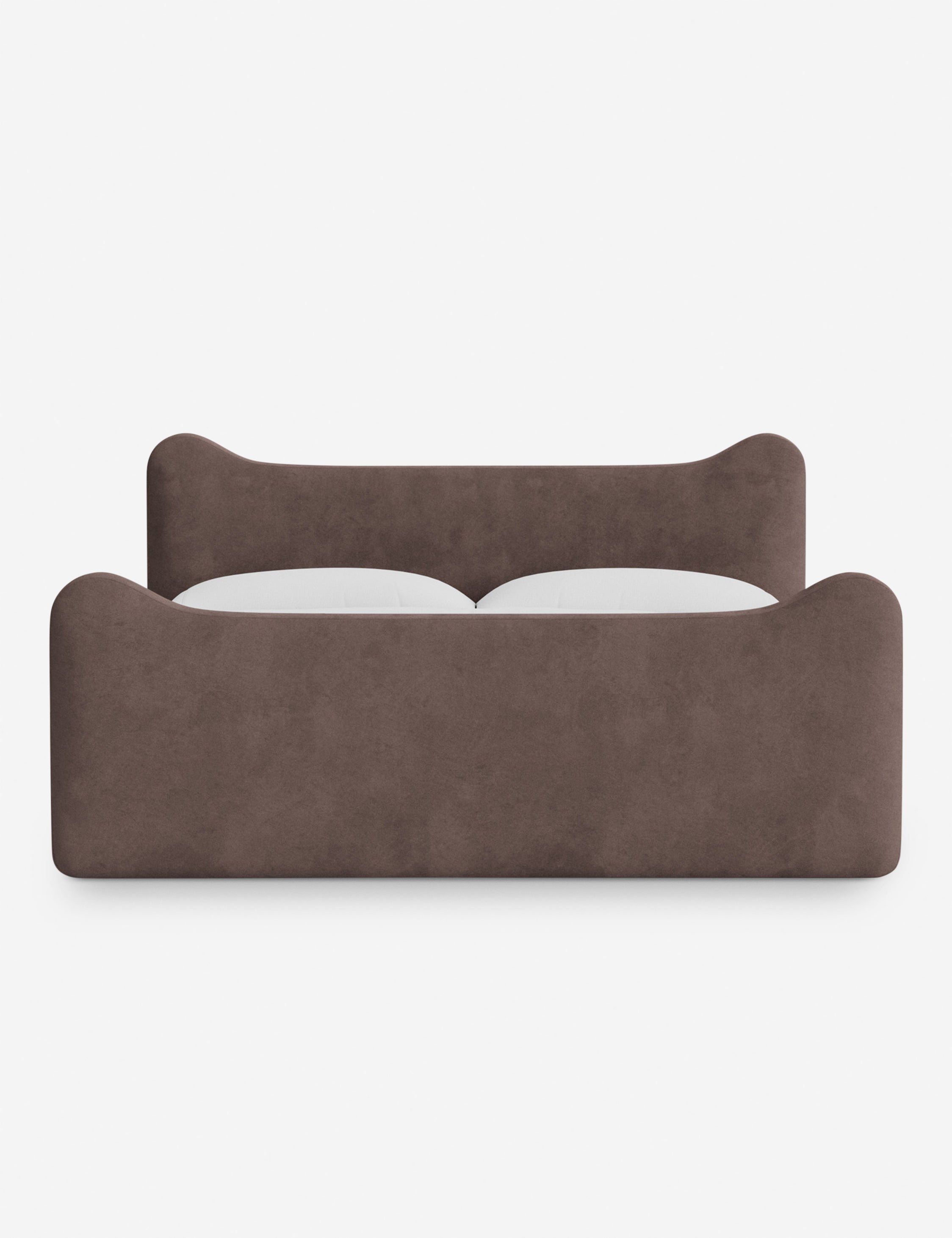 Lit plateforme - Dans le lit Briar, des lignes douces forment une silhouette raffinée à double couronne pour créer une profondeur sculpturale avec une touche de fantaisie