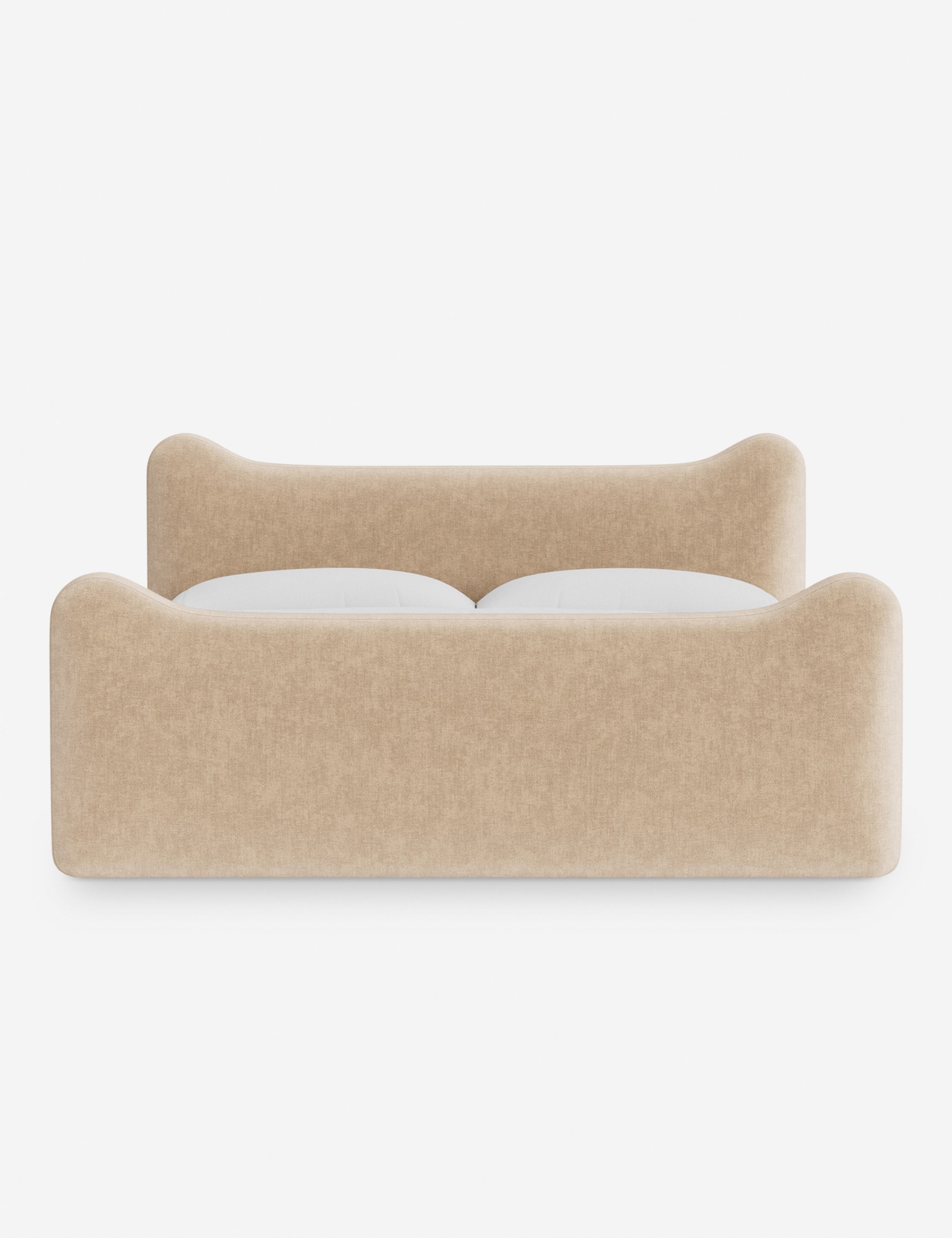 Lit plateforme - Dans le lit Briar, des lignes douces forment une silhouette raffinée à double couronne pour créer une profondeur sculpturale avec une touche de fantaisie