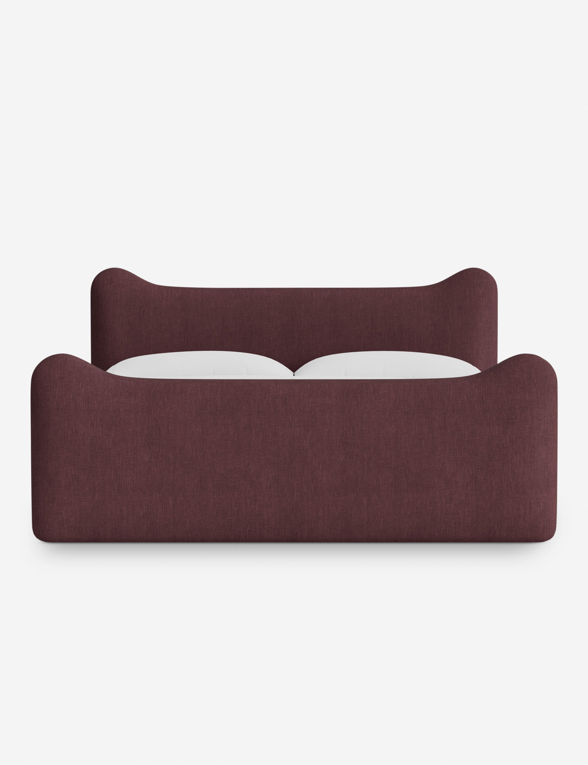 Lit plateforme - Dans le lit Briar, des lignes douces forment une silhouette raffinée à double couronne pour créer une profondeur sculpturale avec une touche de fantaisie