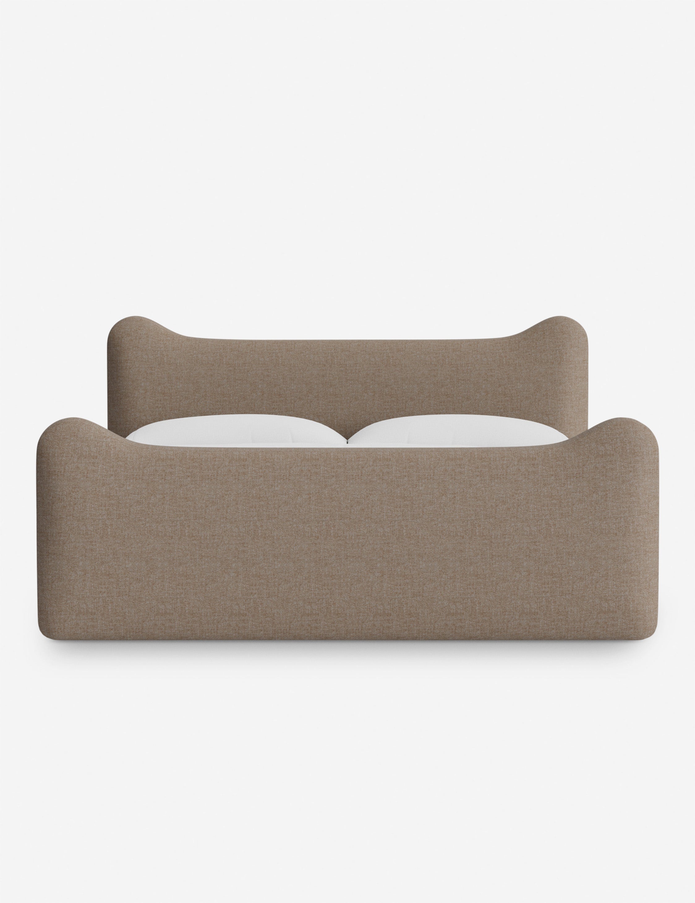 Lit plateforme - Dans le lit Briar, des lignes douces forment une silhouette raffinée à double couronne pour créer une profondeur sculpturale avec une touche de fantaisie