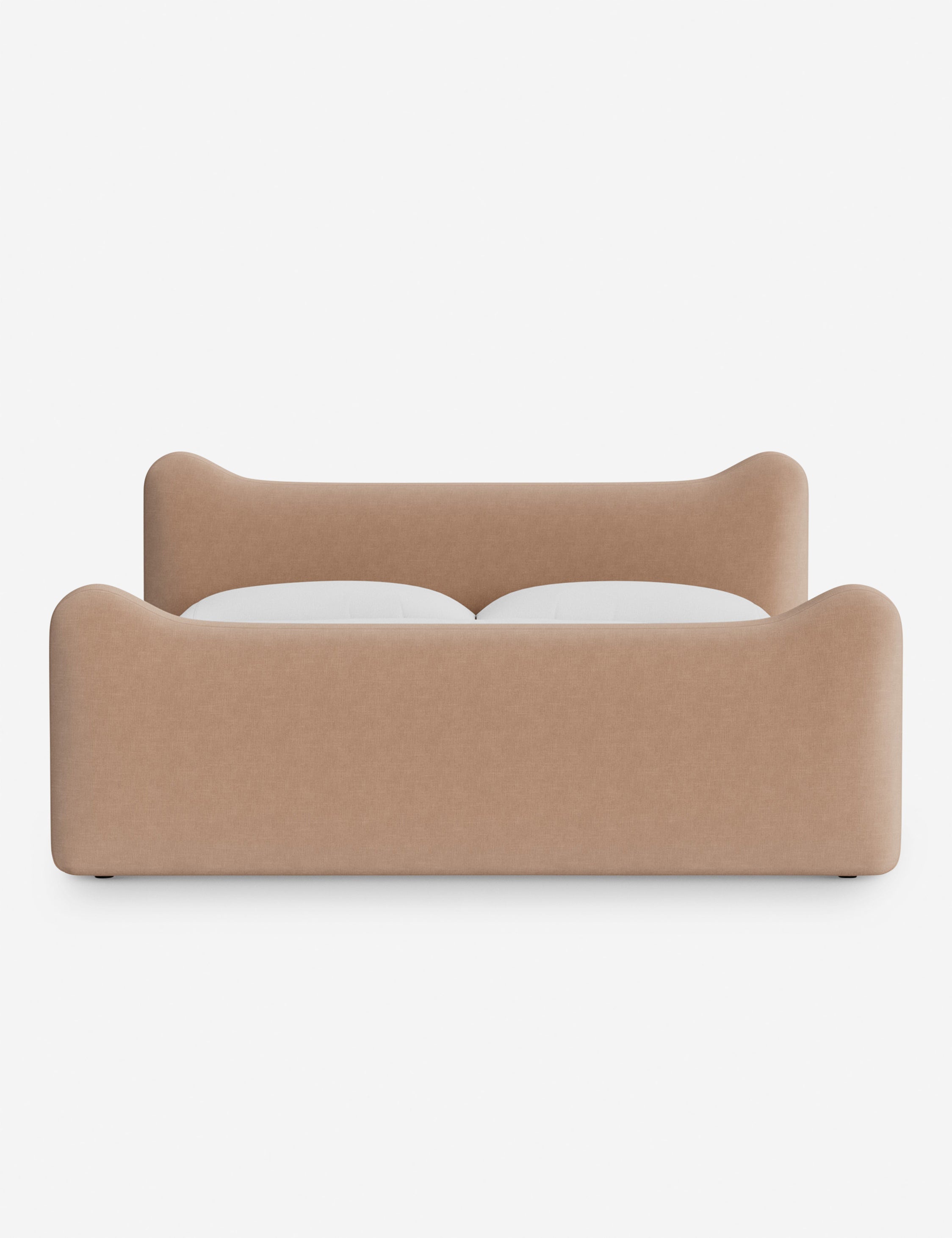 Lit plateforme - Dans le lit Briar, des lignes douces forment une silhouette raffinée à double couronne pour créer une profondeur sculpturale avec une touche de fantaisie