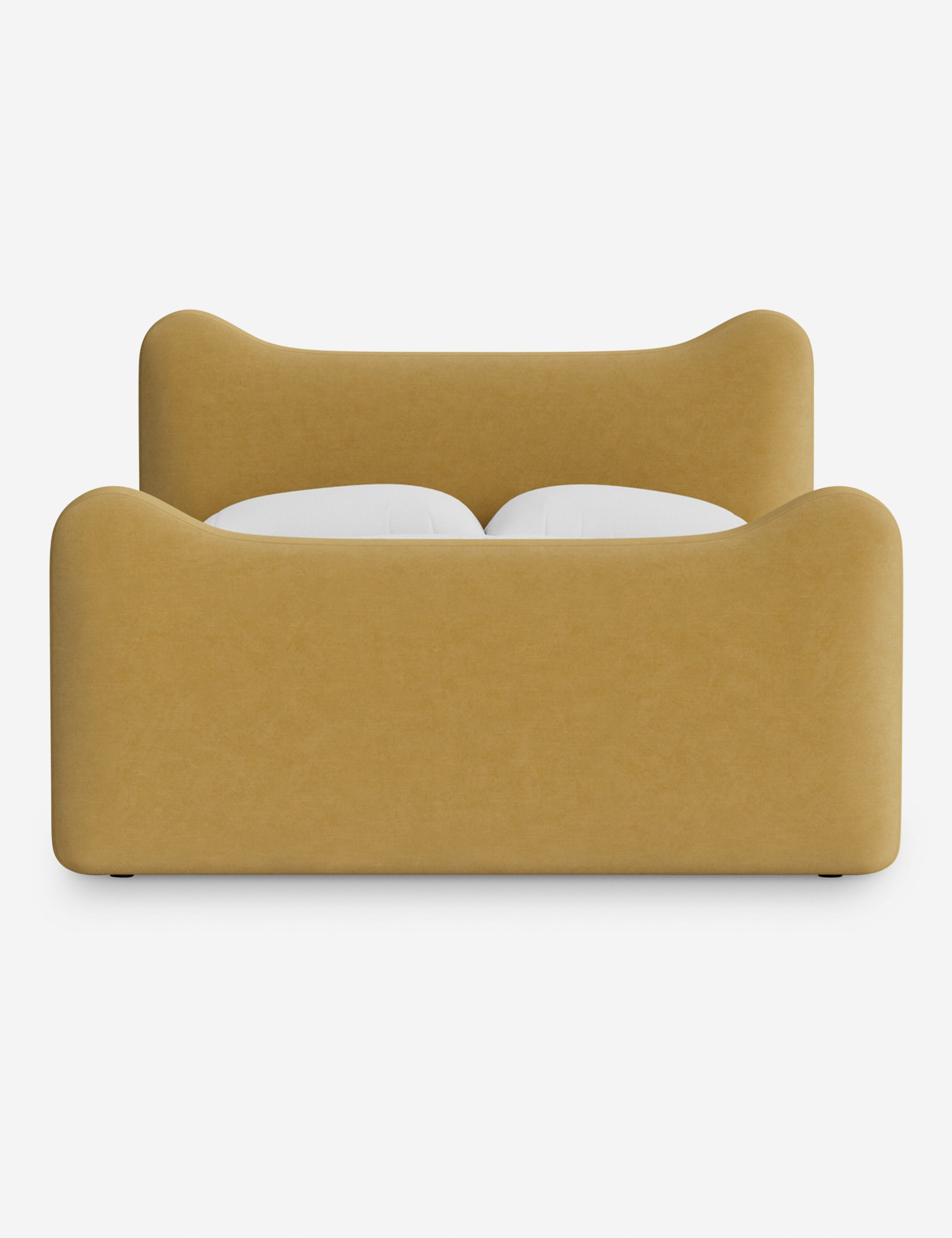 Lit plateforme - Dans le lit Briar, des lignes douces forment une silhouette raffinée à double couronne pour créer une profondeur sculpturale avec une touche de fantaisie