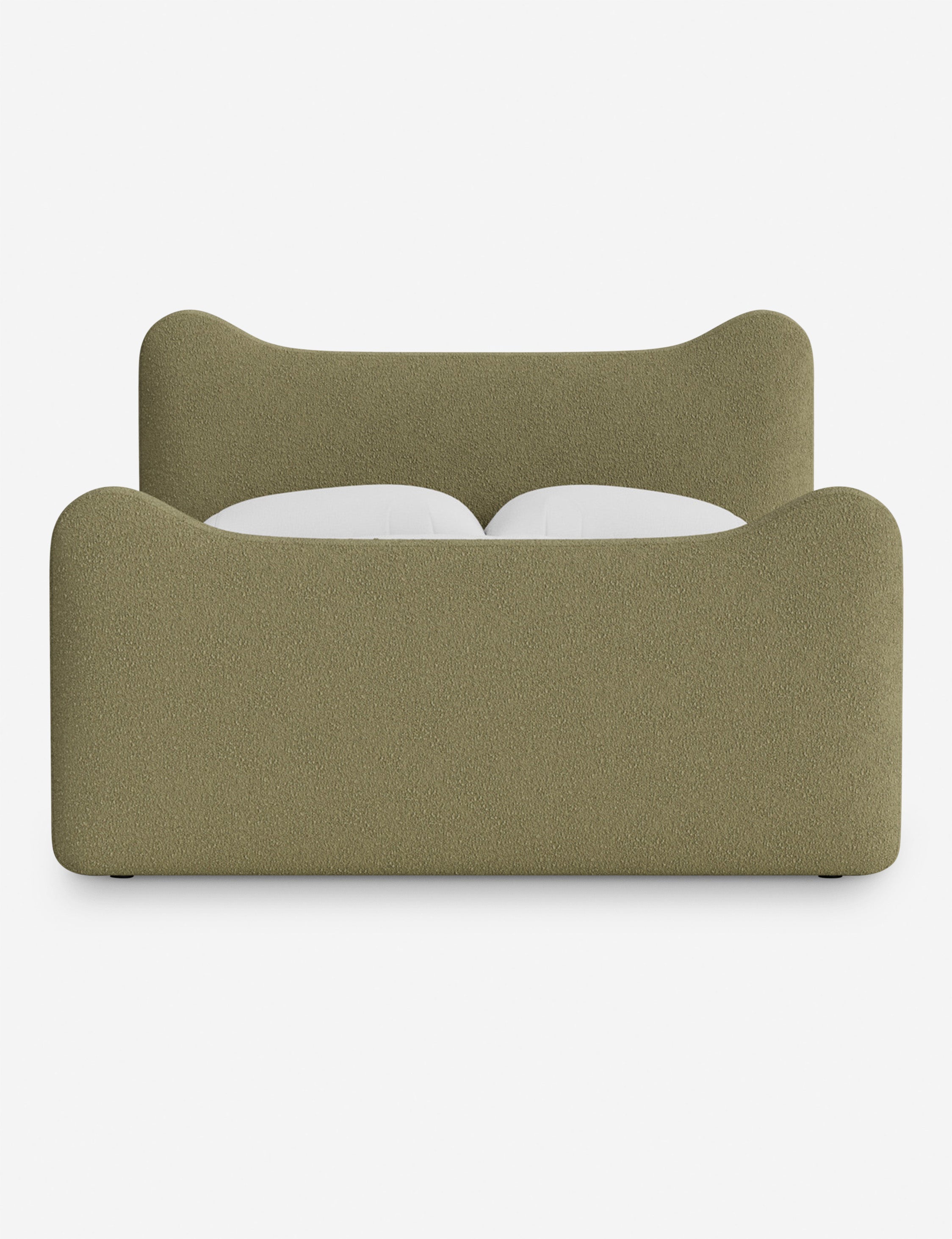 Lit plateforme - Dans le lit Briar, des lignes douces forment une silhouette raffinée à double couronne pour créer une profondeur sculpturale avec une touche de fantaisie