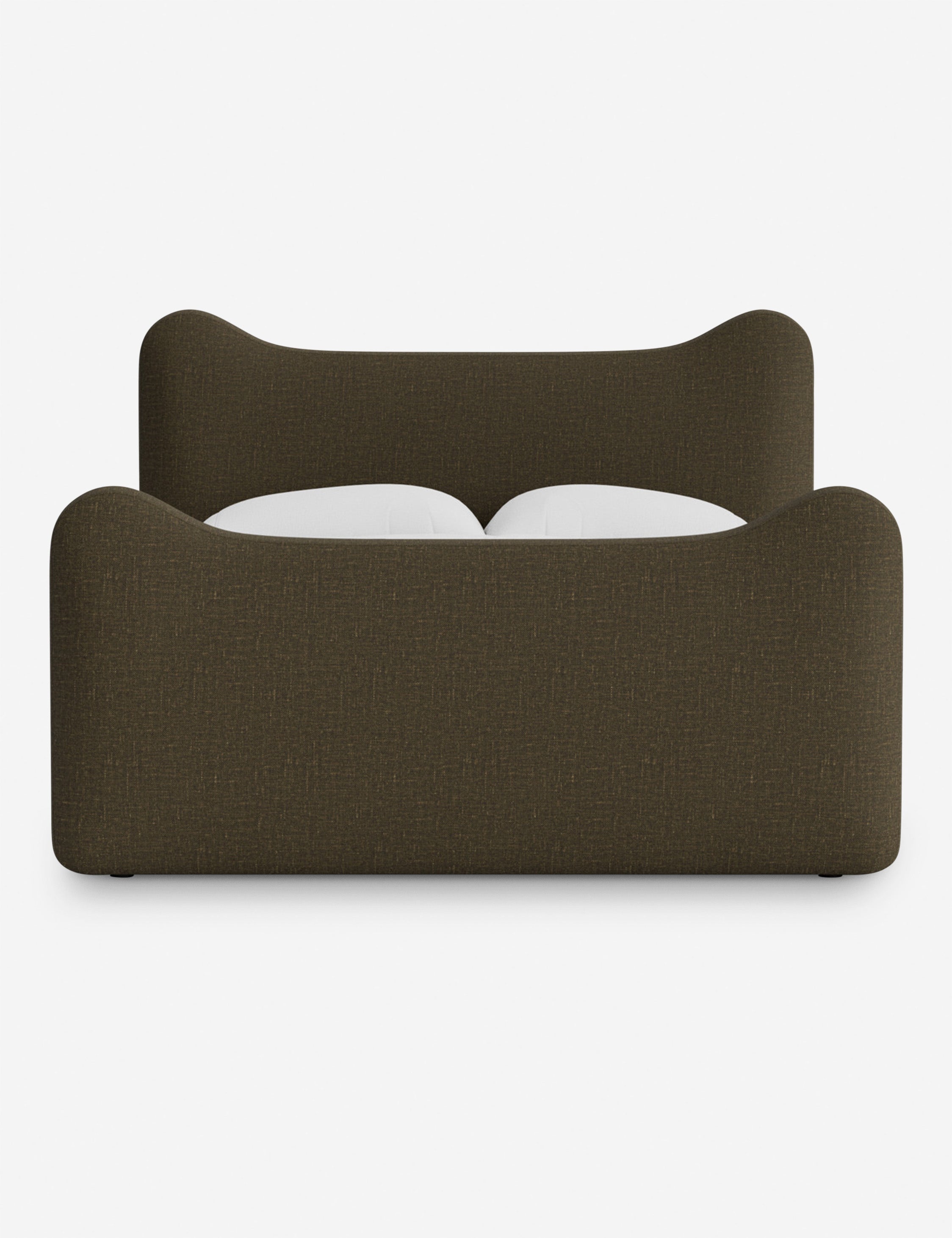Lit plateforme - Dans le lit Briar, des lignes douces forment une silhouette raffinée à double couronne pour créer une profondeur sculpturale avec une touche de fantaisie