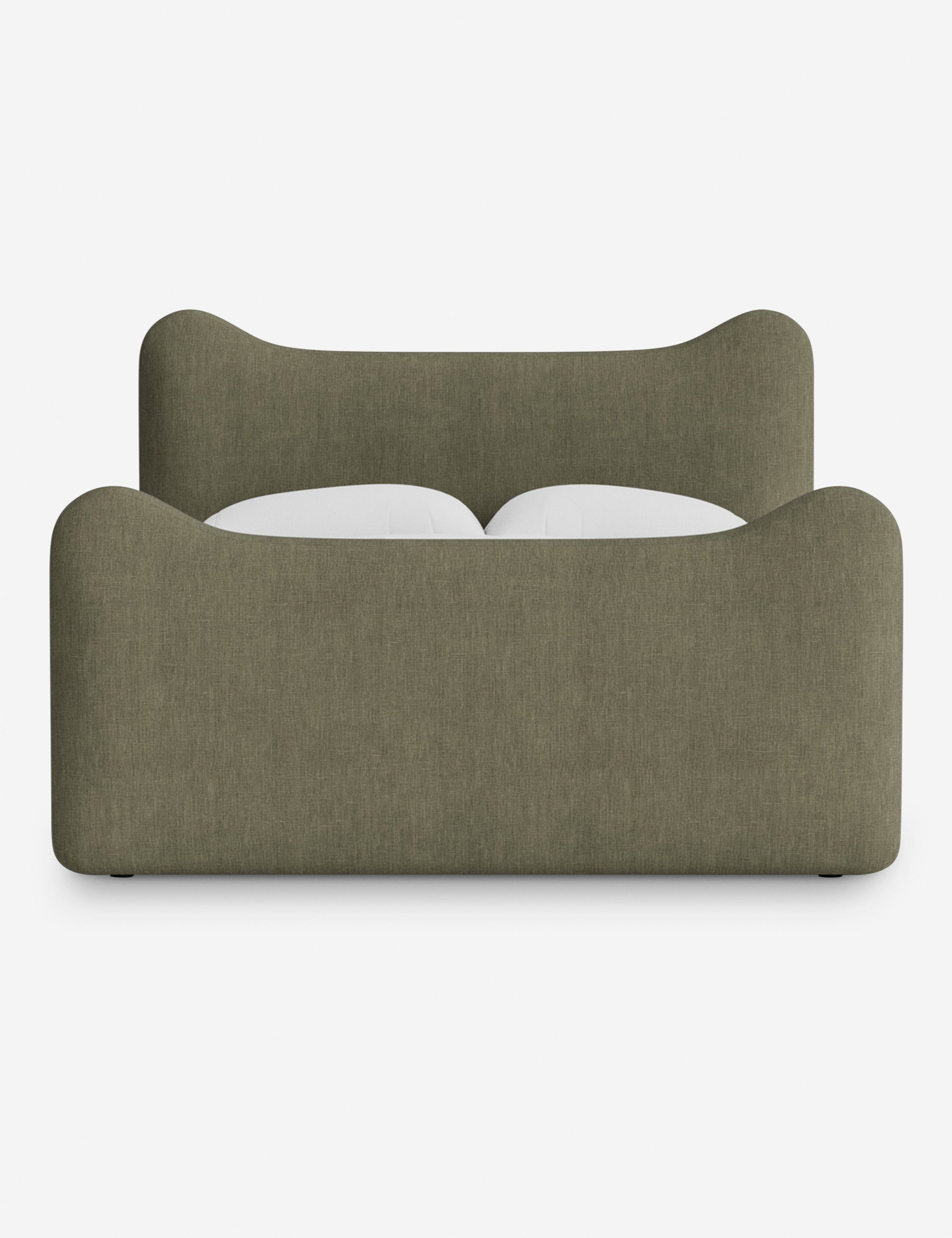 Lit plateforme - Dans le lit Briar, des lignes douces forment une silhouette raffinée à double couronne pour créer une profondeur sculpturale avec une touche de fantaisie