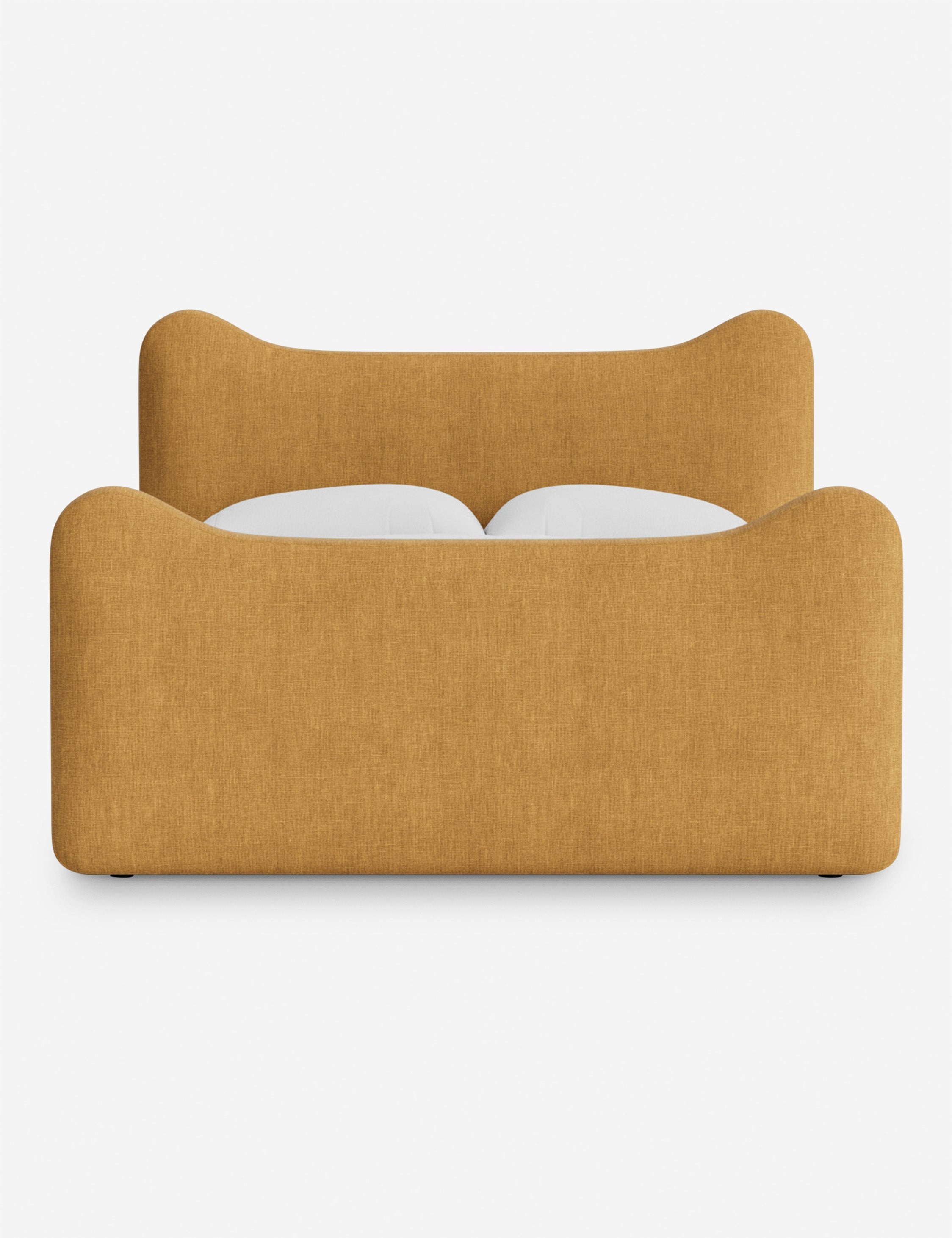 Lit plateforme - Dans le lit Briar, des lignes douces forment une silhouette raffinée à double couronne pour créer une profondeur sculpturale avec une touche de fantaisie