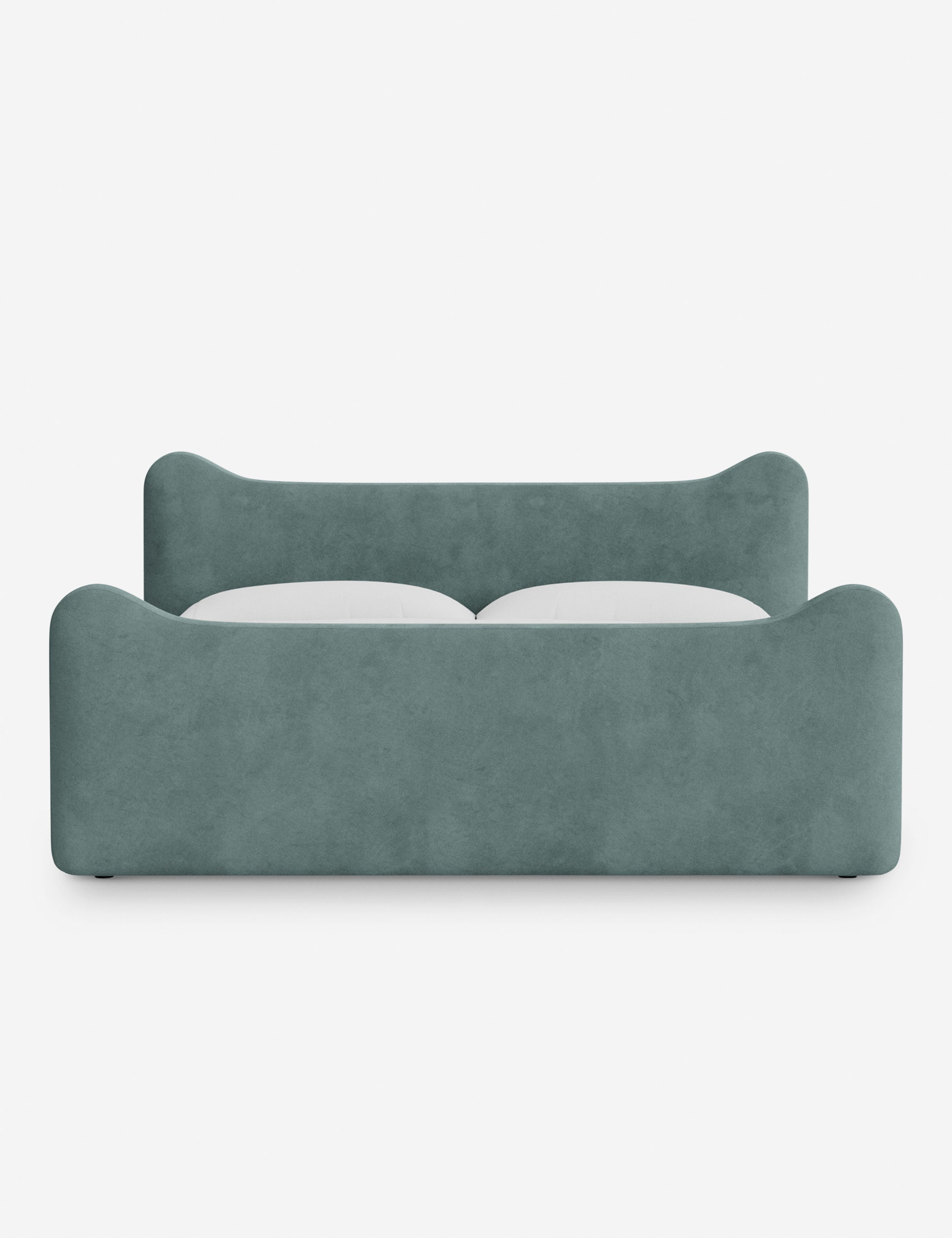 Lit plateforme - Dans le lit Briar, des lignes douces forment une silhouette raffinée à double couronne pour créer une profondeur sculpturale avec une touche de fantaisie