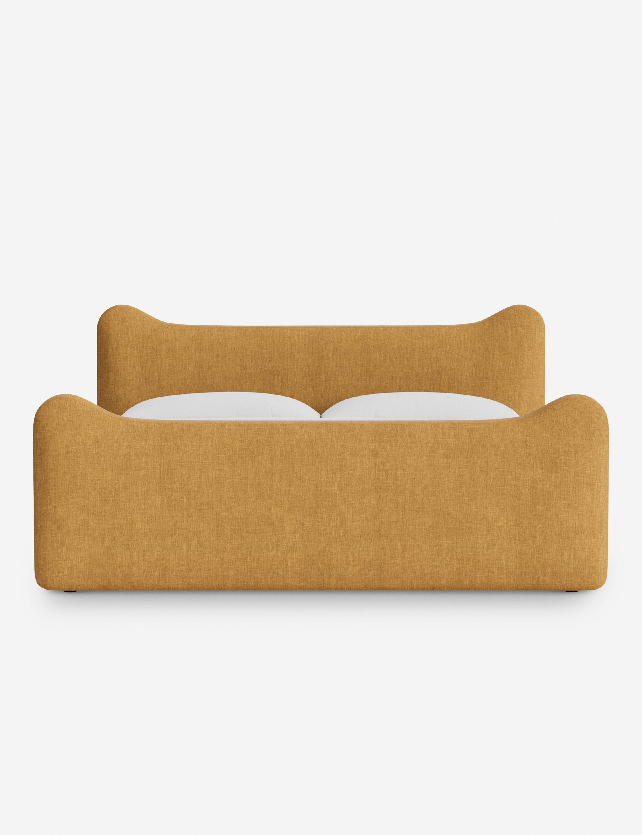 Lit plateforme - Dans le lit Briar, des lignes douces forment une silhouette raffinée à double couronne pour créer une profondeur sculpturale avec une touche de fantaisie