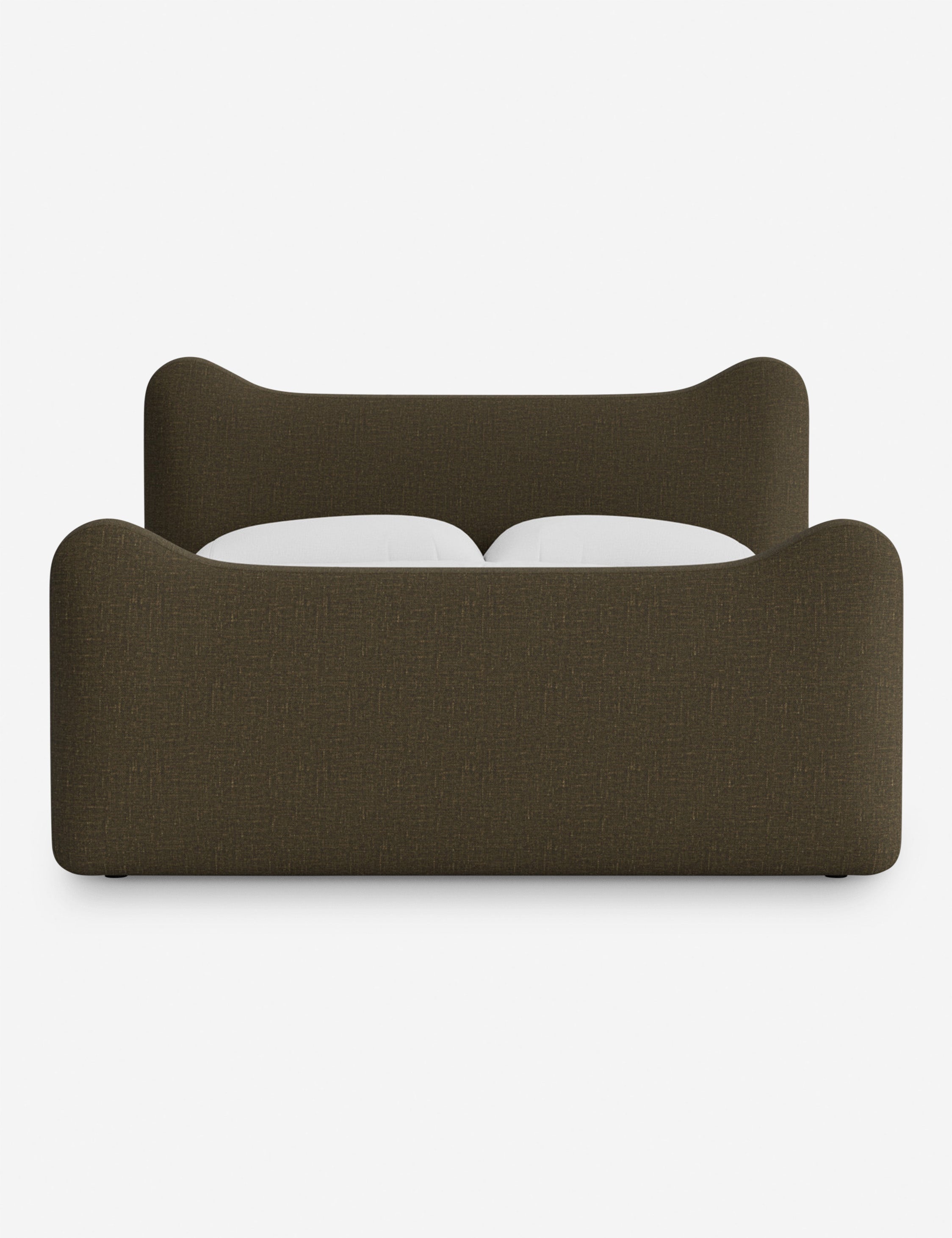 Lit plateforme - Dans le lit Briar, des lignes douces forment une silhouette raffinée à double couronne pour créer une profondeur sculpturale avec une touche de fantaisie
