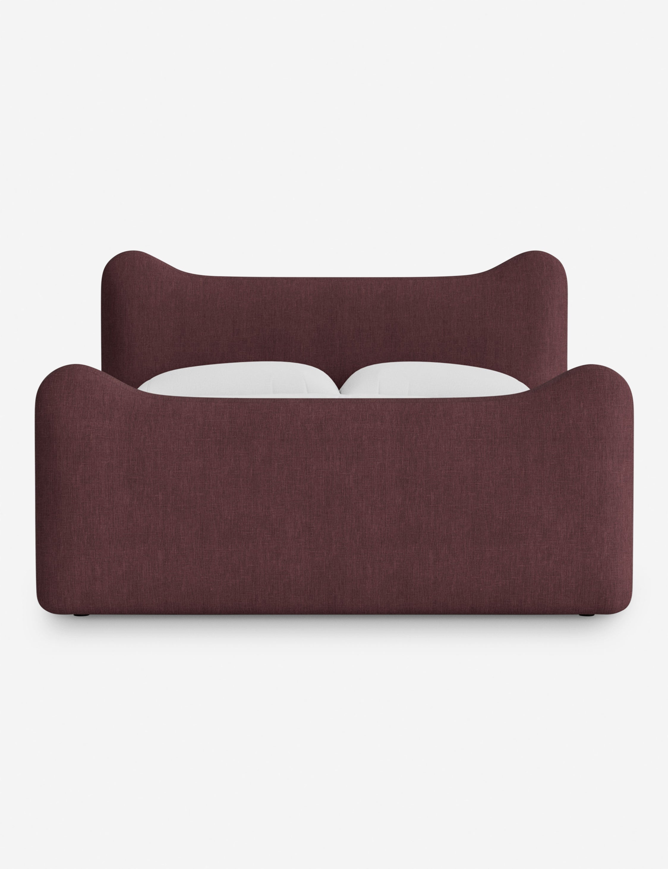 Lit plateforme - Dans le lit Briar, des lignes douces forment une silhouette raffinée à double couronne pour créer une profondeur sculpturale avec une touche de fantaisie