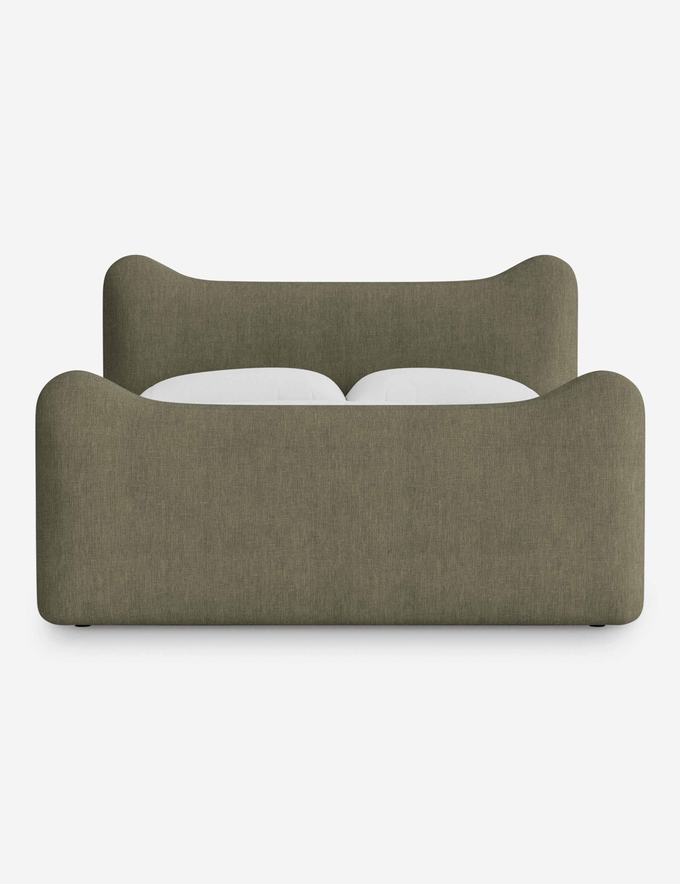 Lit plateforme - Dans le lit Briar, des lignes douces forment une silhouette raffinée à double couronne pour créer une profondeur sculpturale avec une touche de fantaisie
