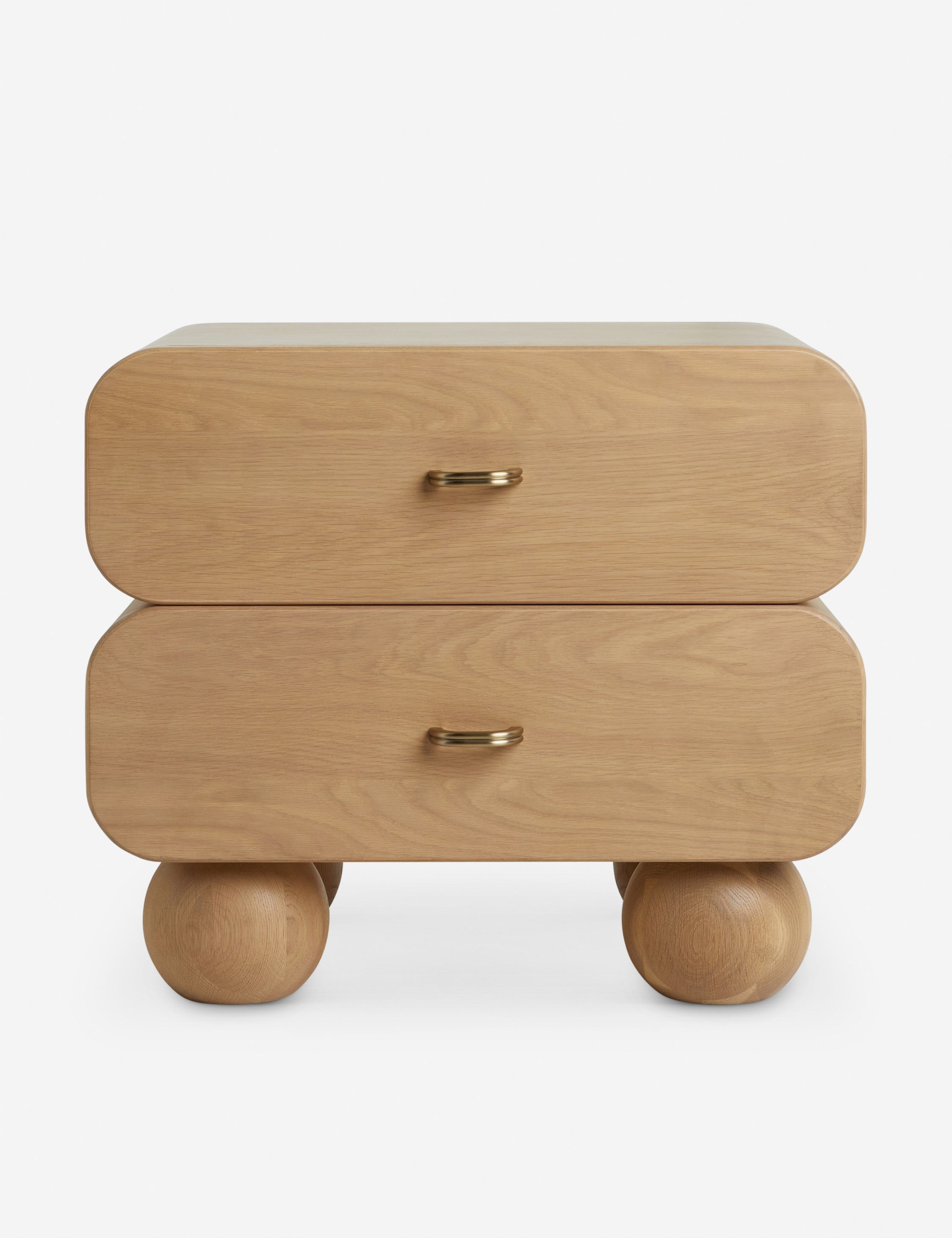Table de chevet - Une géométrie douce définit notre table de chevet Barberi, apportant une chaleur sculpturale à la chambre à coucher