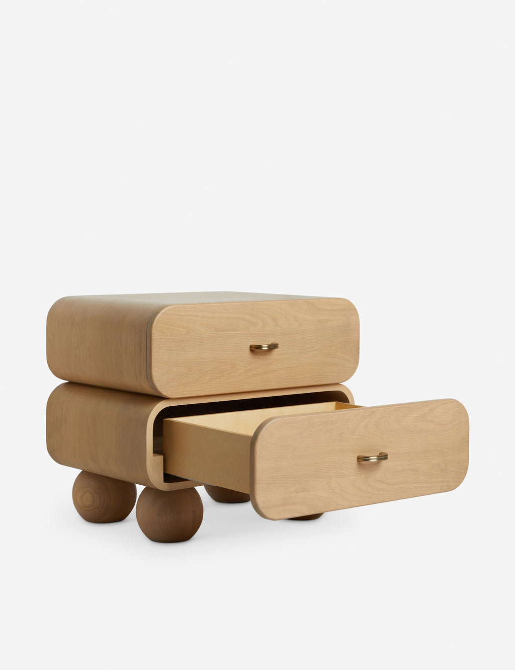 Table de chevet - Une géométrie douce définit notre table de chevet Barberi, apportant une chaleur sculpturale à la chambre à coucher