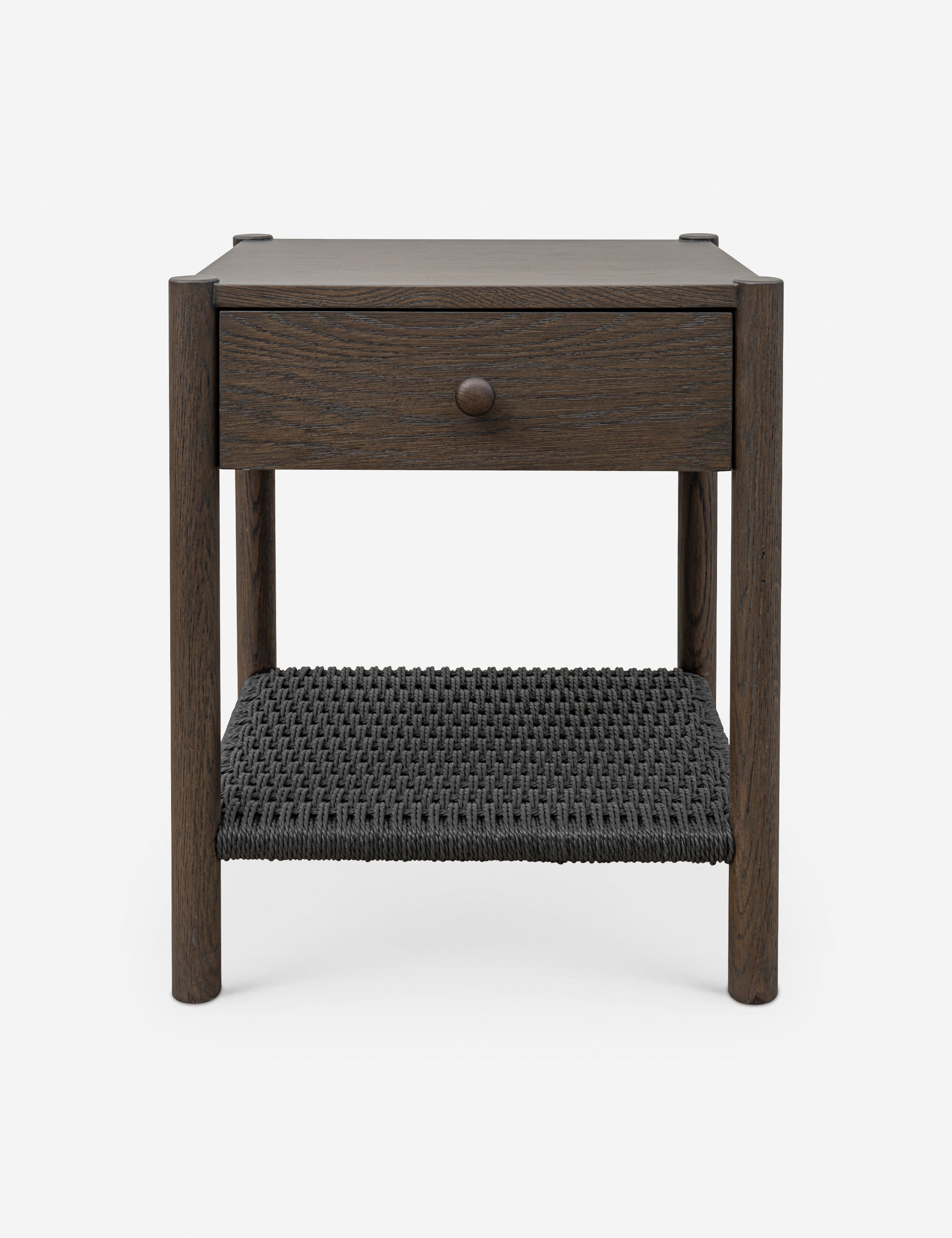 Table de chevet - La table de chevet offre une interprétation raffinée des textures naturelles avec une étagère en corde de papier tressée à la main sous un simple cadre en chêne
