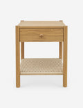 Table de chevet - La table de chevet offre une interprétation raffinée des textures naturelles avec une étagère en corde de papier tressée à la main sous un simple cadre en chêne