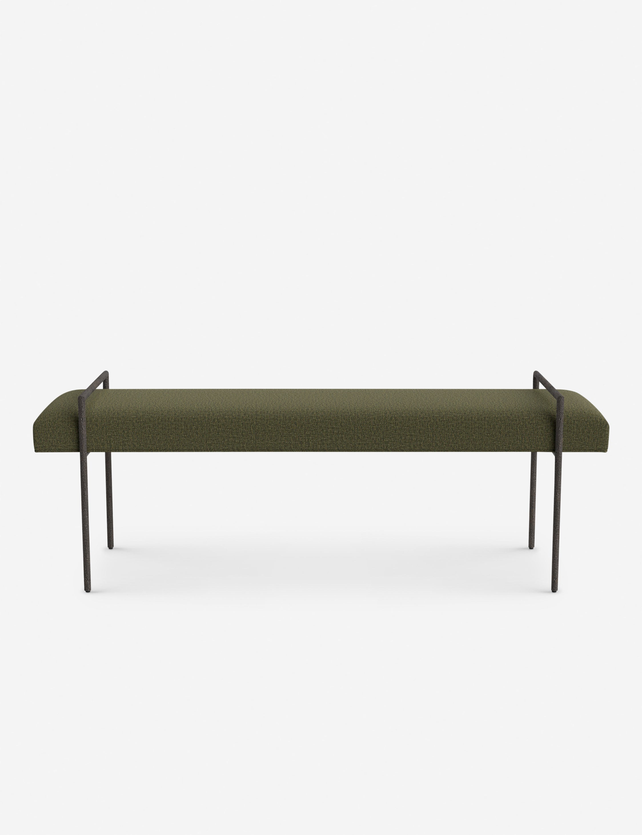 Banc - Une assise fine rembourrée repose sur un cadre métallique épuré, conférant à ce banc un profil net et architectural