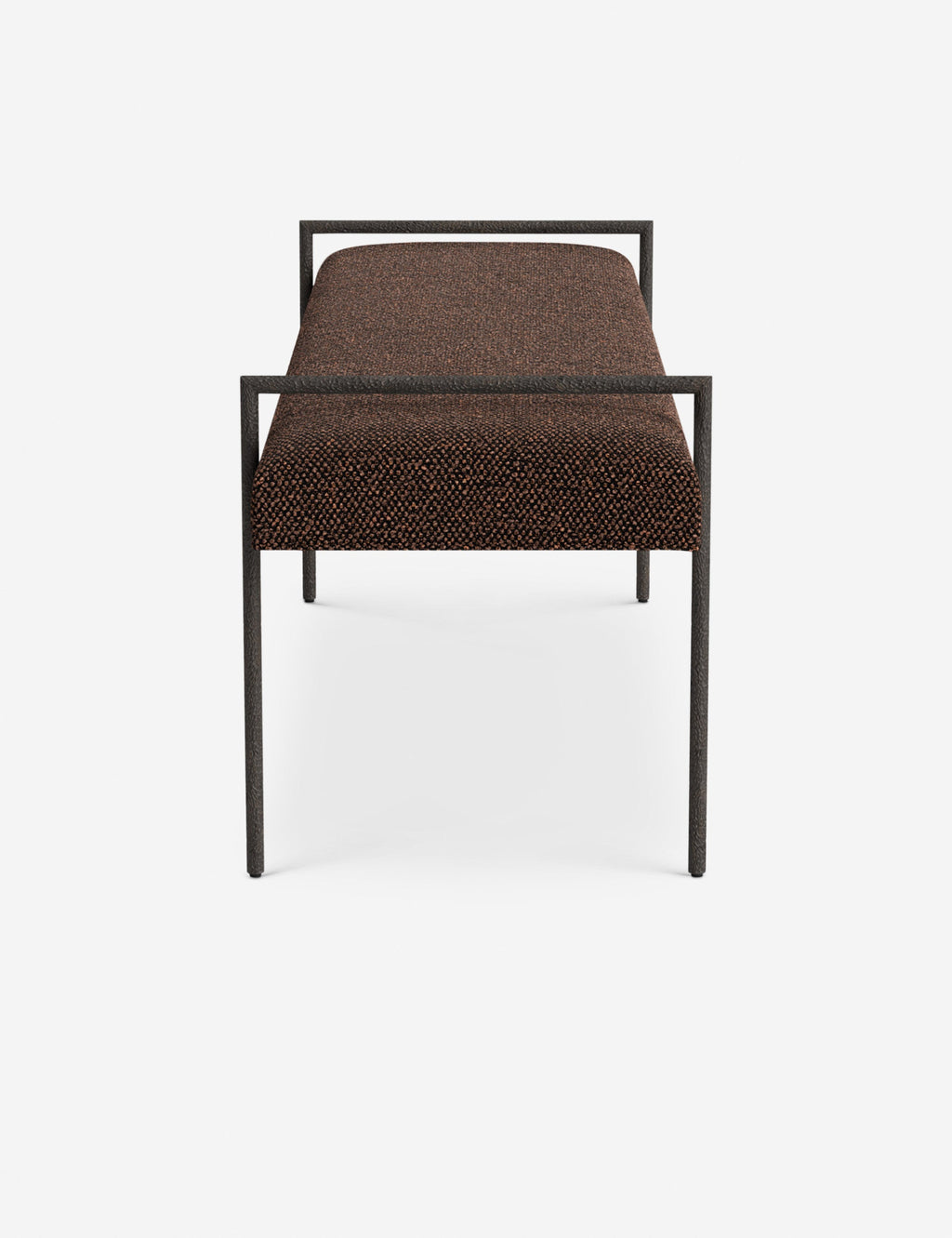 Banc - Une assise fine rembourrée repose sur un cadre métallique épuré, conférant à ce banc un profil net et architectural
