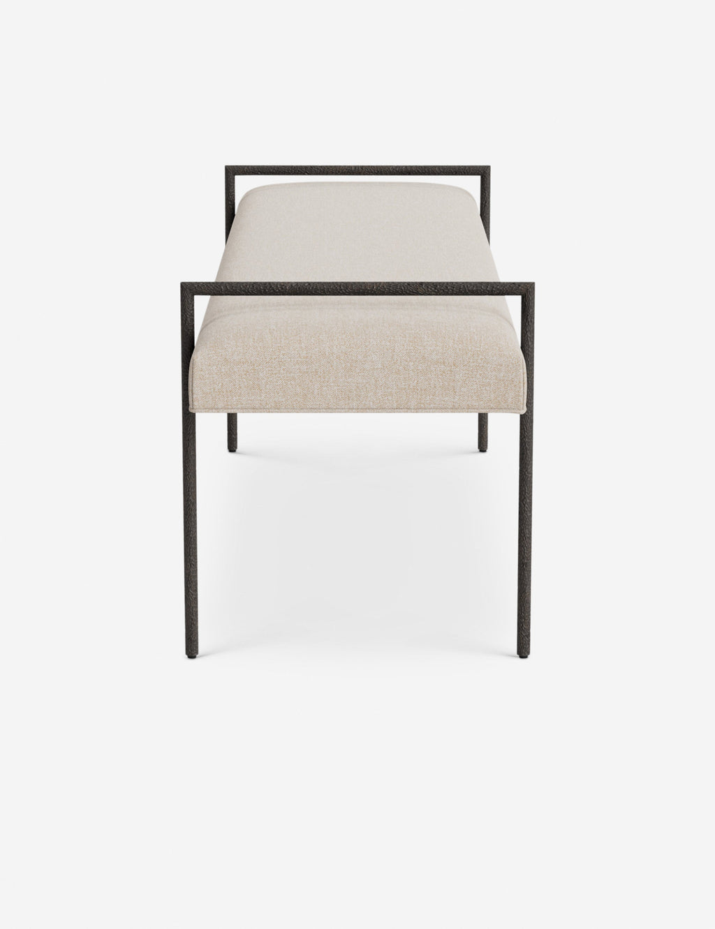 Banc - Une assise fine rembourrée repose sur un cadre métallique épuré, conférant à ce banc un profil net et architectural