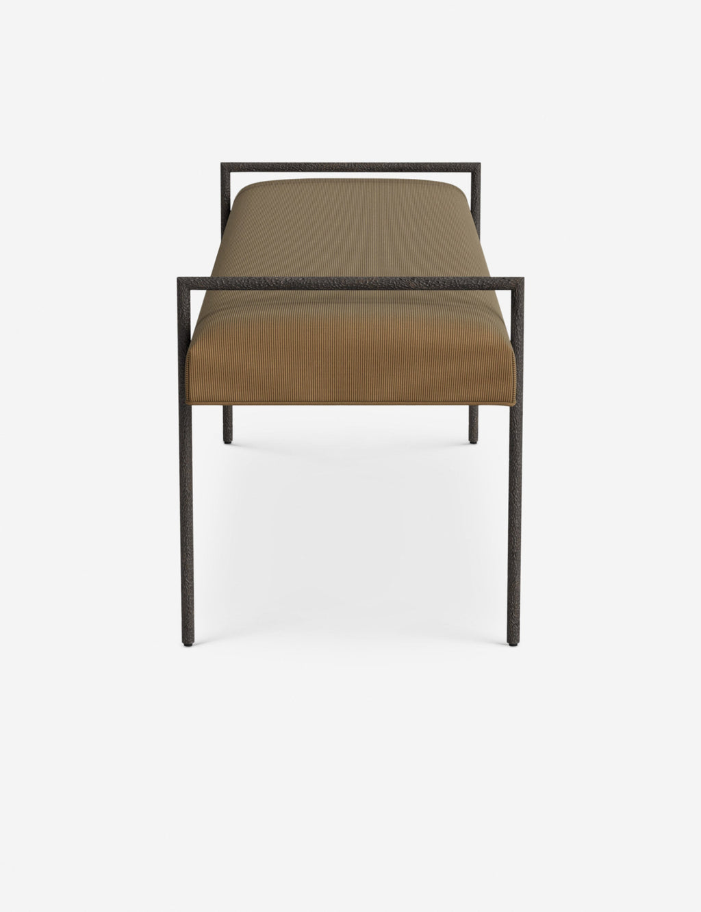 Banc - Une assise fine rembourrée repose sur un cadre métallique épuré, conférant à ce banc un profil net et architectural